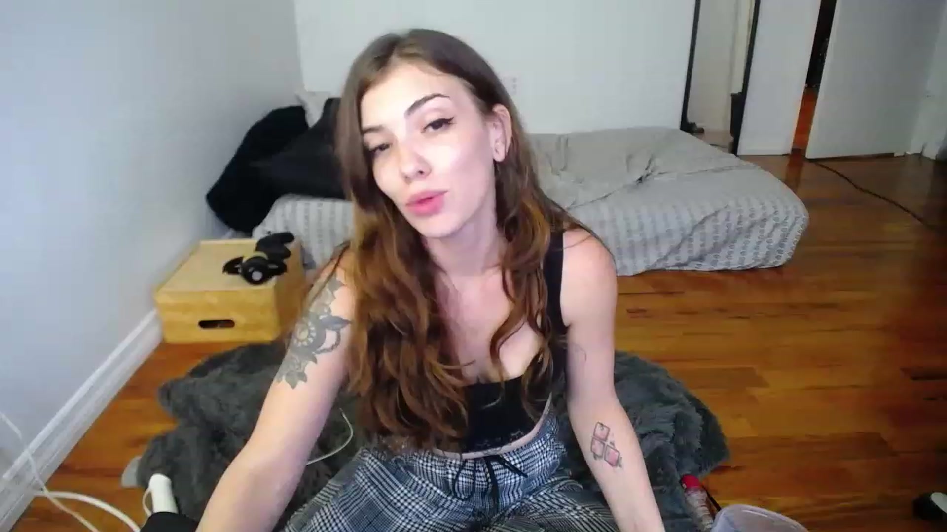 Gallery image thumbnail from BabyxKat's myfreecams stream on, 11/22/2022, 20:28 image 17 of 20
