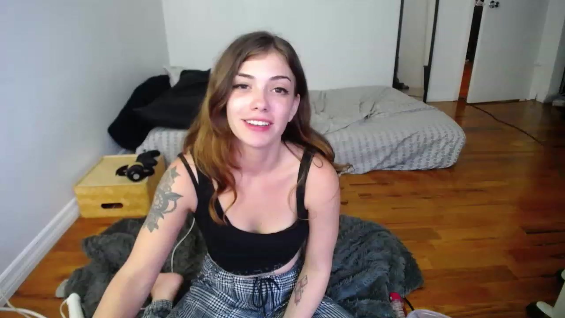 Gallery image thumbnail from BabyxKat's myfreecams stream on, 11/22/2022, 21:21 image 10 of 20