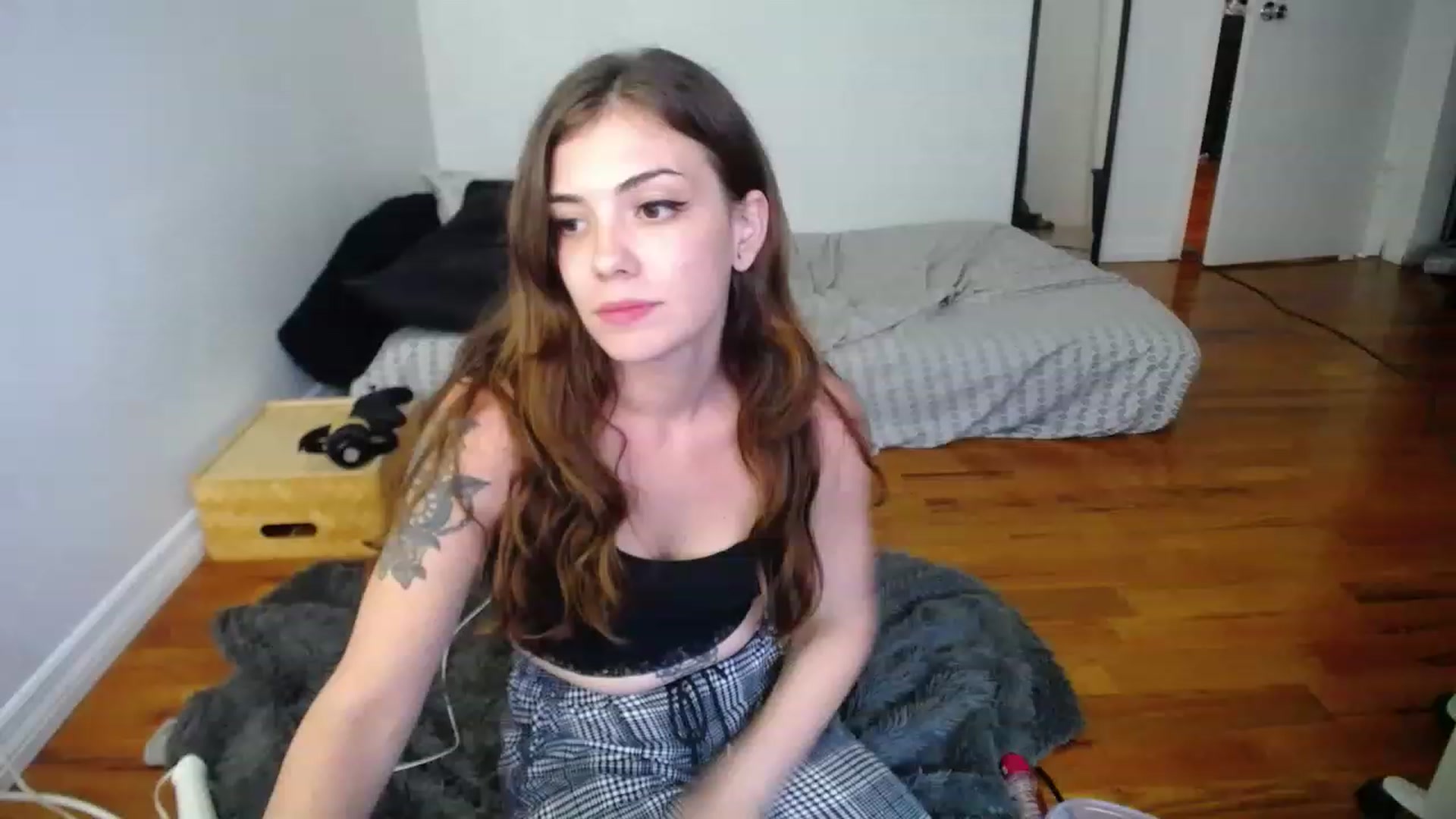 Gallery image thumbnail from BabyxKat's myfreecams stream on, 11/22/2022, 21:21 image 1 of 20