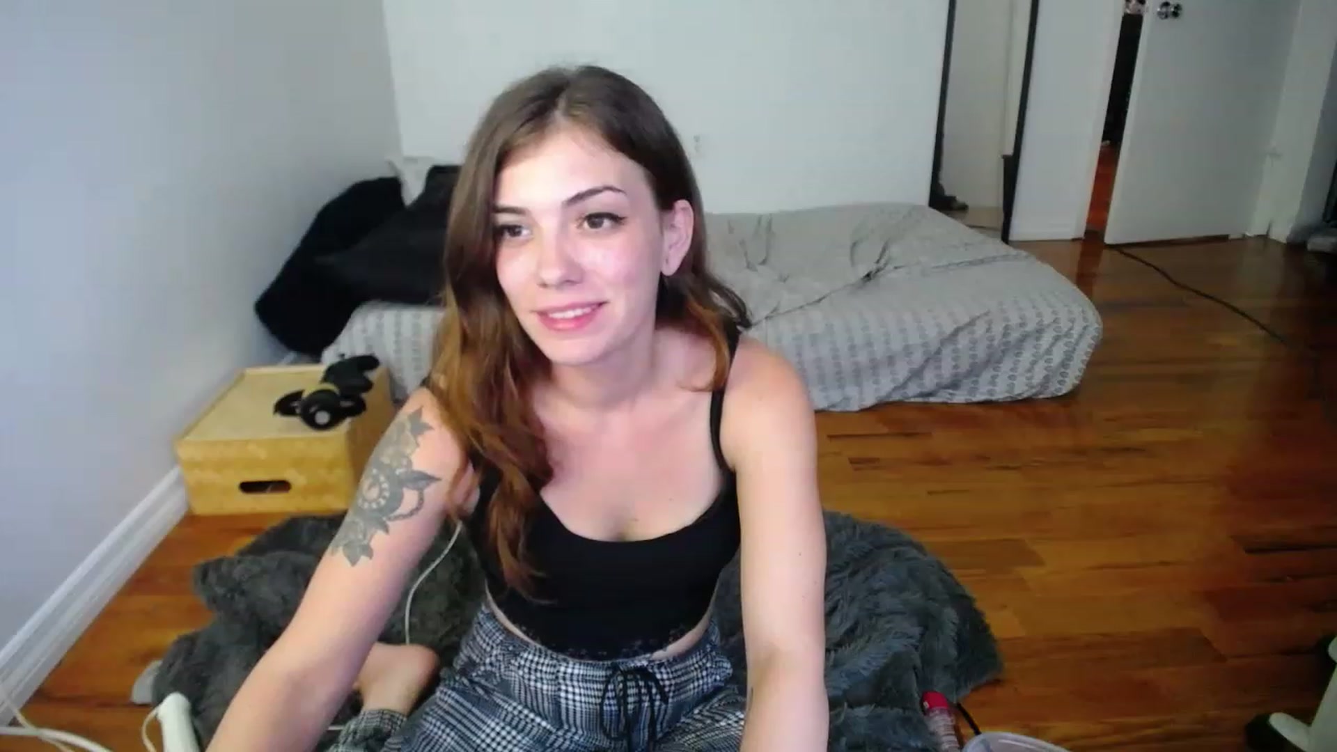 Gallery image thumbnail from BabyxKat's myfreecams stream on, 11/22/2022, 21:21 image 9 of 20