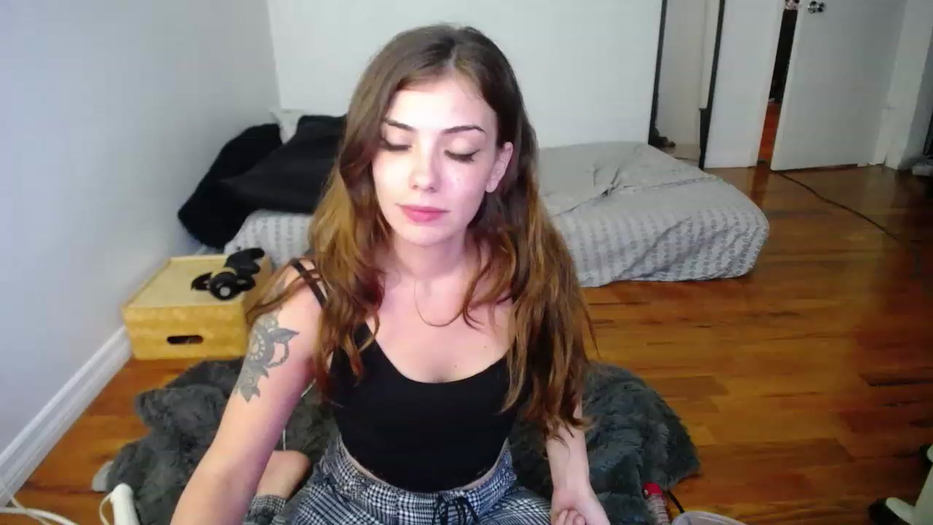 Gallery image thumbnail from BabyxKat's myfreecams stream on, 11/22/2022, 21:21 image 7 of 20