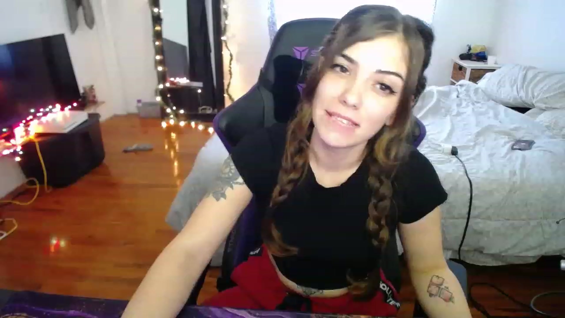 Gallery image thumbnail from BabyxKat's myfreecams stream on, 12/21/2022, 20:42 image 13 of 20