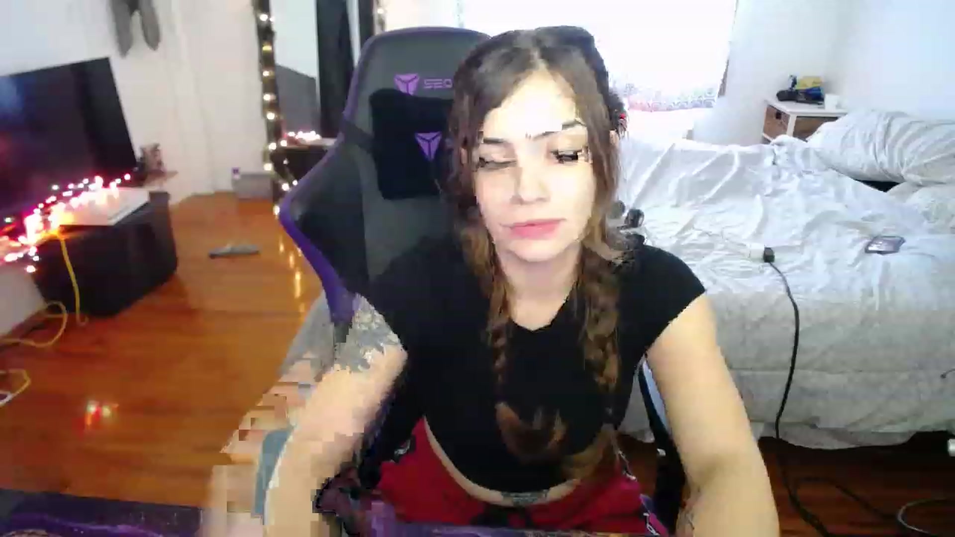 Gallery image thumbnail from BabyxKat's myfreecams stream on, 12/21/2022, 20:42 image 12 of 20