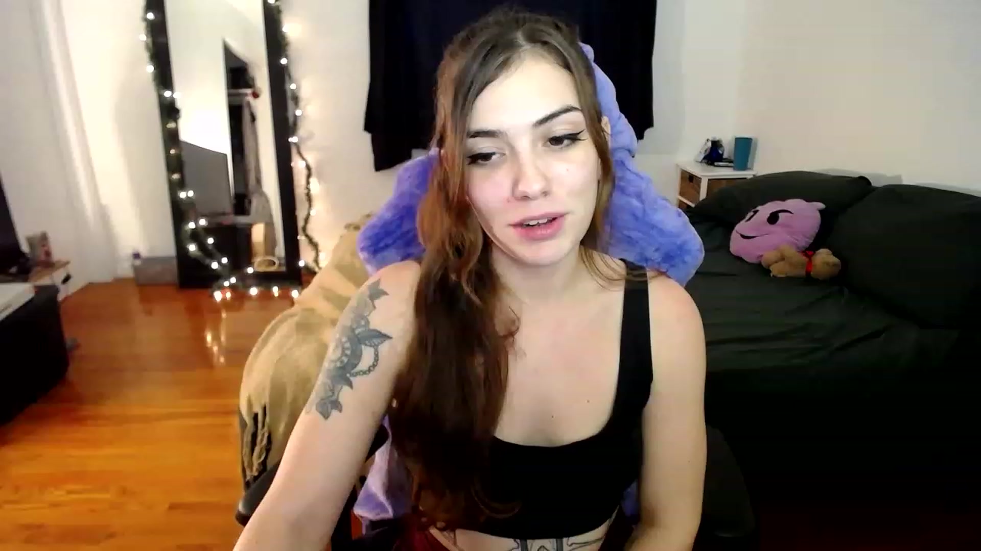 Gallery image thumbnail from BabyxKat's myfreecams stream on, 12/22/2022, 20:09 image 19 of 20