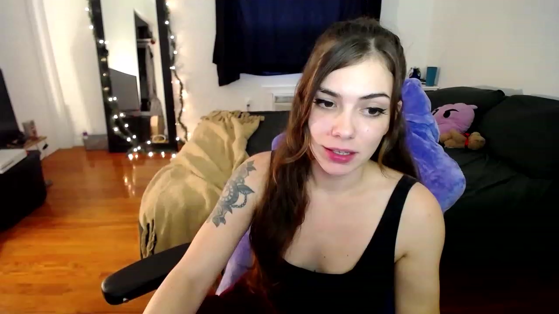 Gallery image thumbnail from BabyxKat's myfreecams stream on, 12/22/2022, 20:09 image 3 of 20