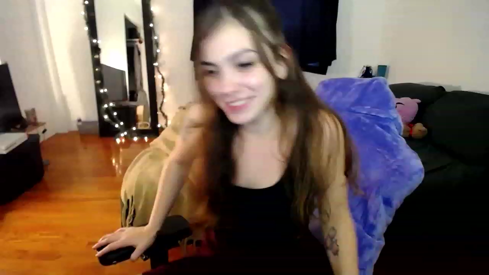 Gallery image thumbnail from BabyxKat's myfreecams stream on, 12/22/2022, 20:09 image 7 of 20