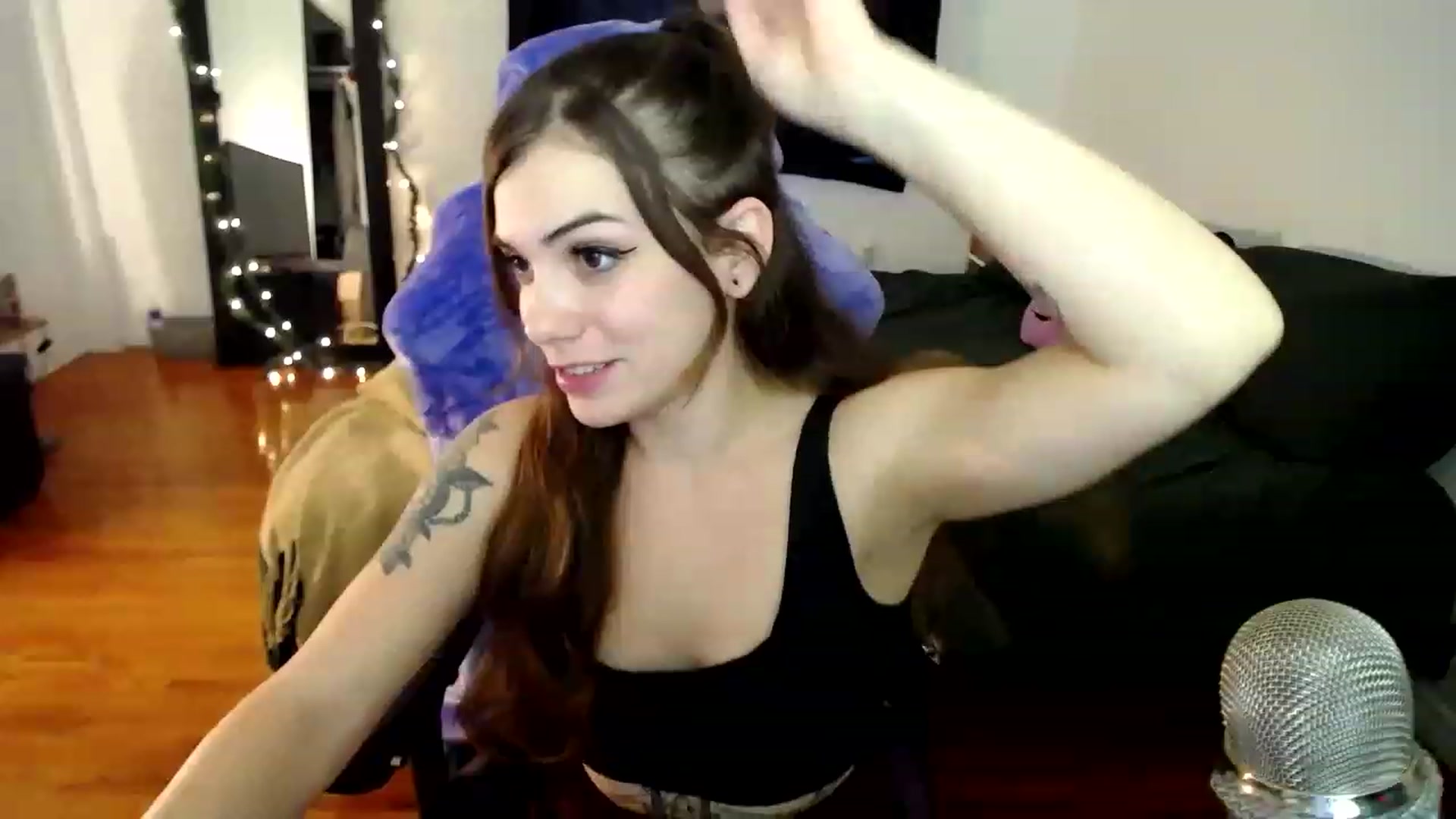 Gallery image thumbnail from BabyxKat's myfreecams stream on, 12/22/2022, 20:09 image 12 of 20