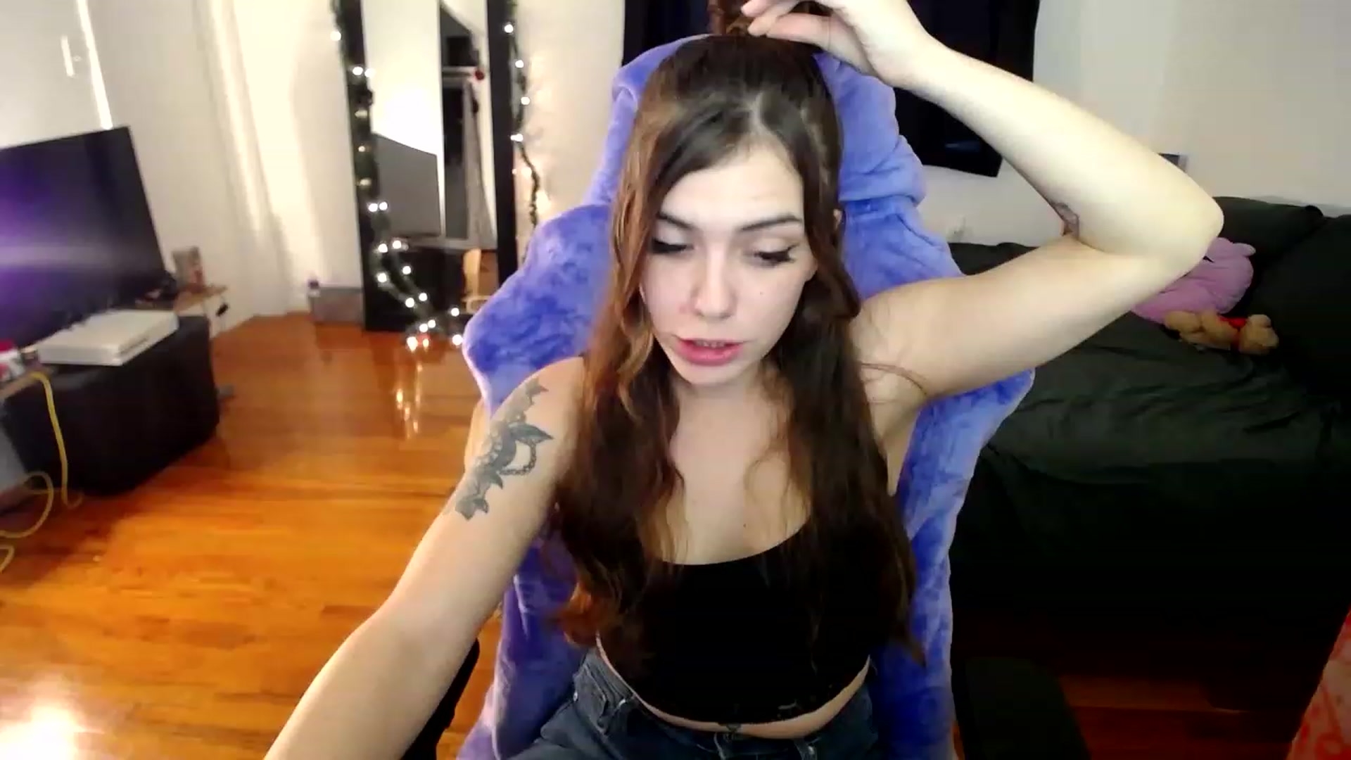 Gallery image thumbnail from BabyxKat's myfreecams stream on, 12/22/2022, 21:29 image 9 of 20