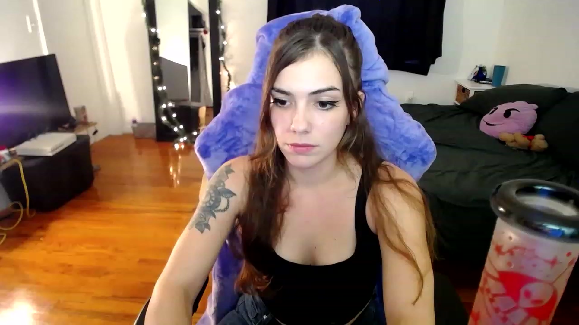 Gallery image thumbnail from BabyxKat's myfreecams stream on, 12/22/2022, 21:29 image 3 of 20