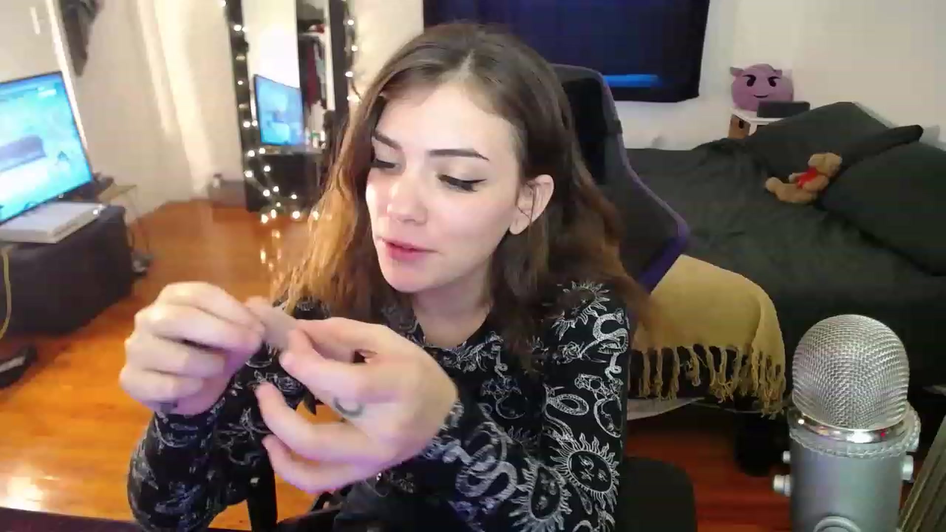 Gallery image thumbnail from BabyxKat's myfreecams stream on, 12/28/2022, 19:35 image 18 of 20