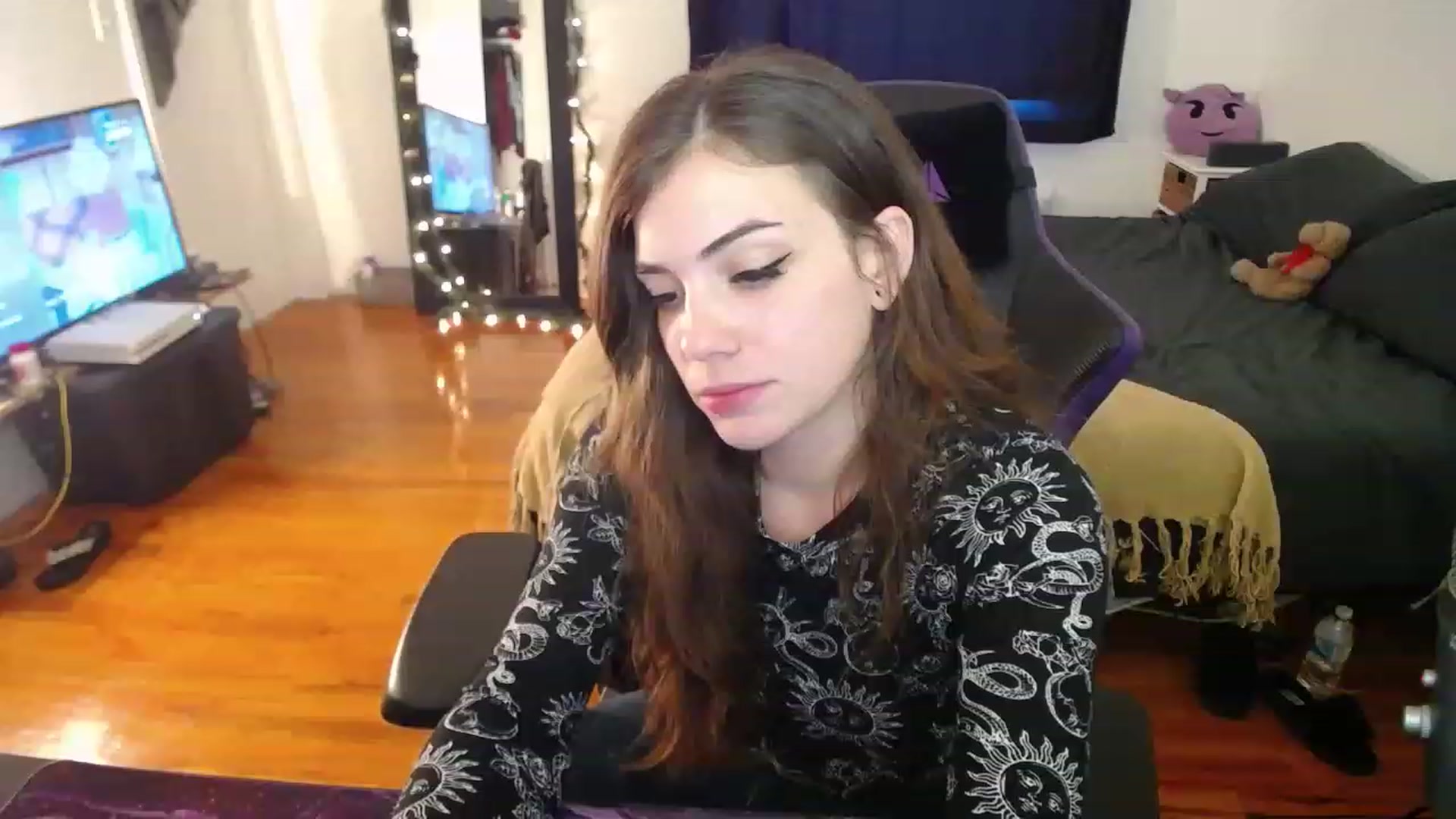 Gallery image thumbnail from BabyxKat's myfreecams stream on, 12/28/2022, 19:35 image 4 of 20