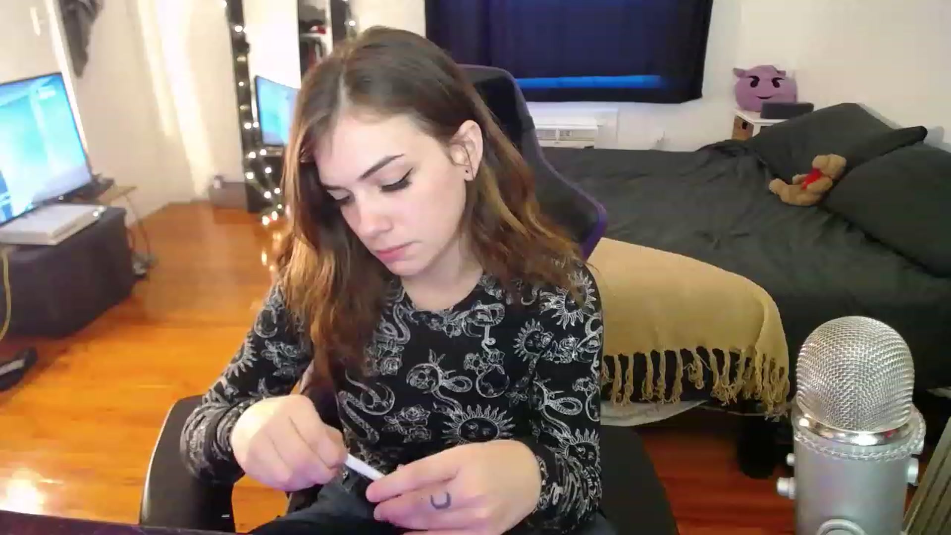 Gallery image thumbnail from BabyxKat's myfreecams stream on, 12/28/2022, 19:35 image 20 of 20