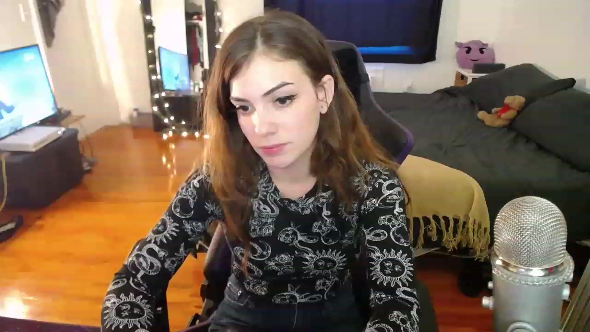 Gallery image thumbnail from BabyxKat's myfreecams stream on, 12/28/2022, 19:35 image 17 of 20