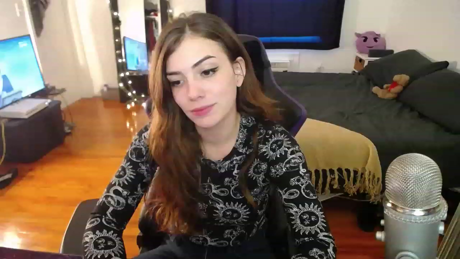 Gallery image thumbnail from BabyxKat's myfreecams stream on, 12/28/2022, 19:35 image 13 of 20
