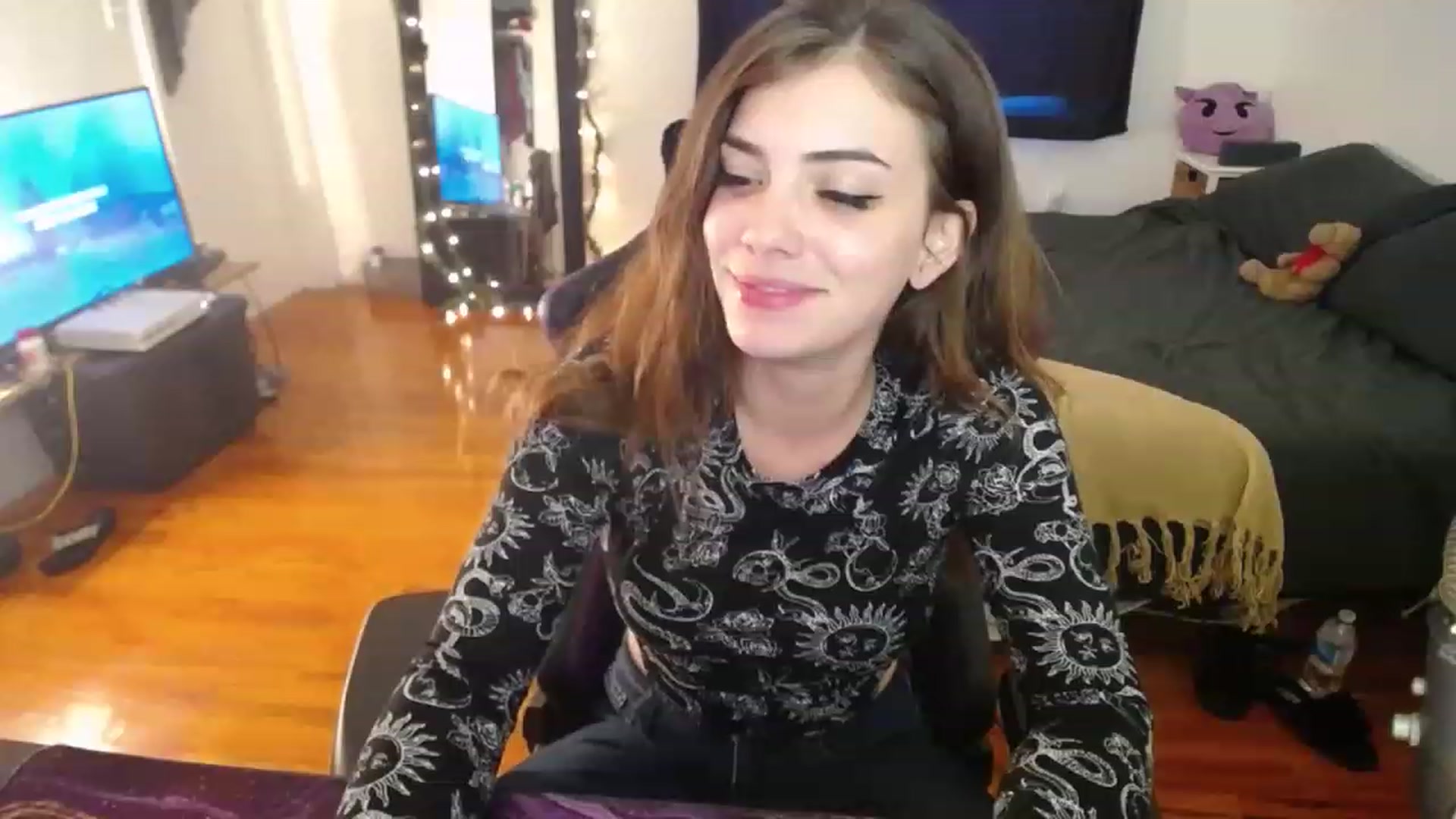 Gallery image thumbnail from BabyxKat's myfreecams stream on, 12/28/2022, 20:45 image 5 of 20
