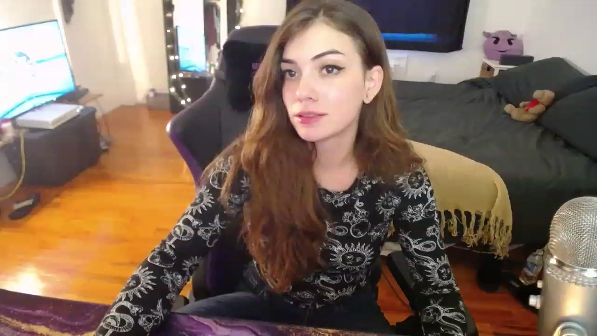 Gallery image thumbnail from BabyxKat's myfreecams stream on, 12/28/2022, 20:45 image 19 of 20