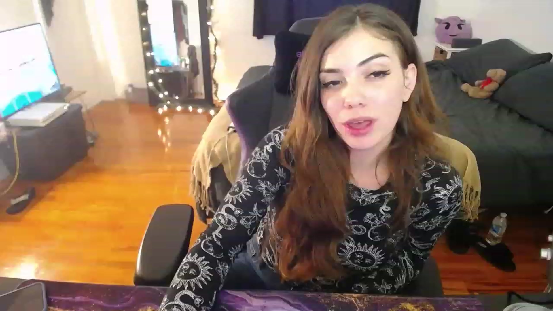 Gallery image thumbnail from BabyxKat's myfreecams stream on, 12/28/2022, 20:45 image 1 of 20