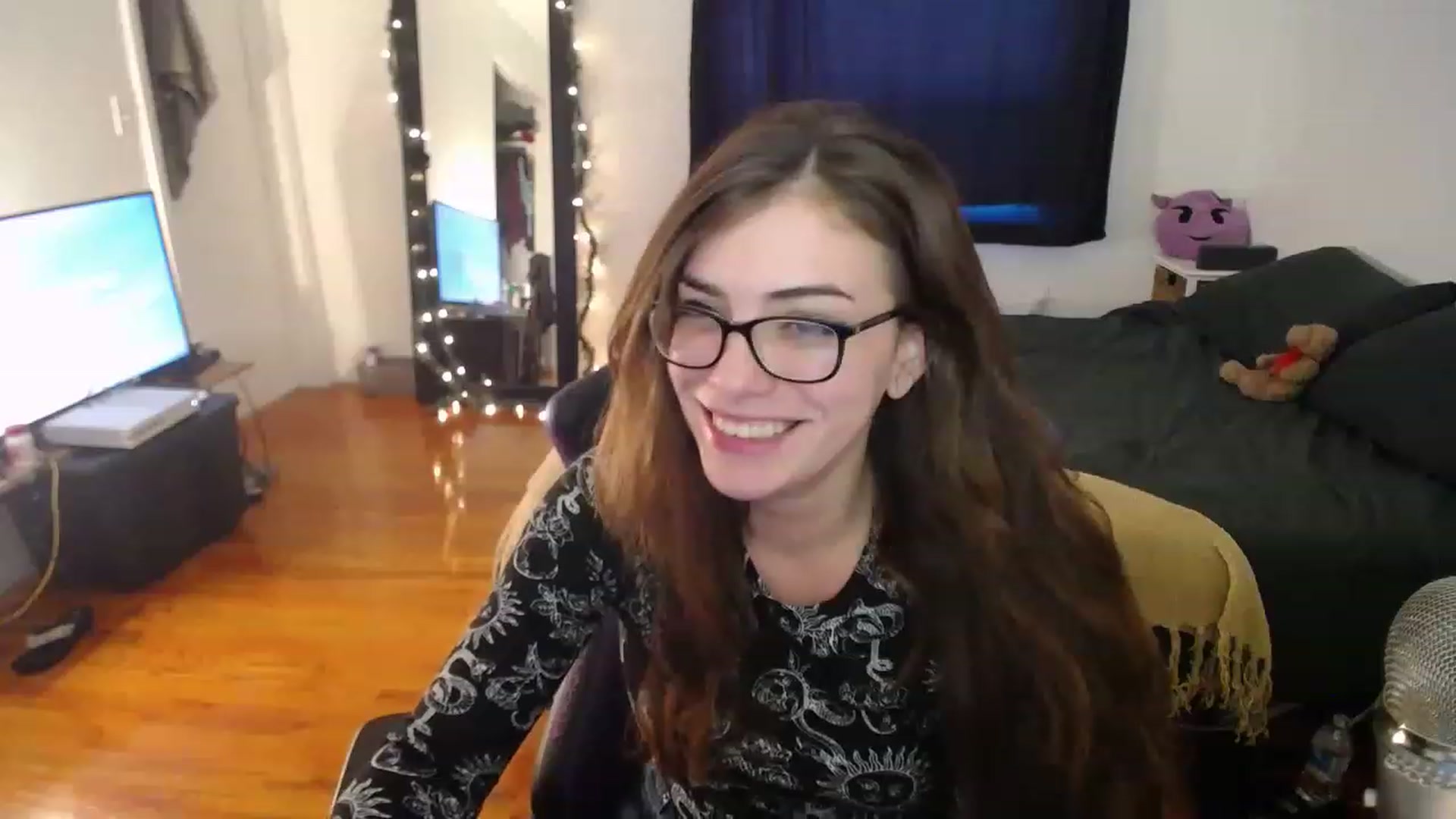 Gallery image thumbnail from BabyxKat's myfreecams stream on, 12/28/2022, 20:45 image 14 of 20