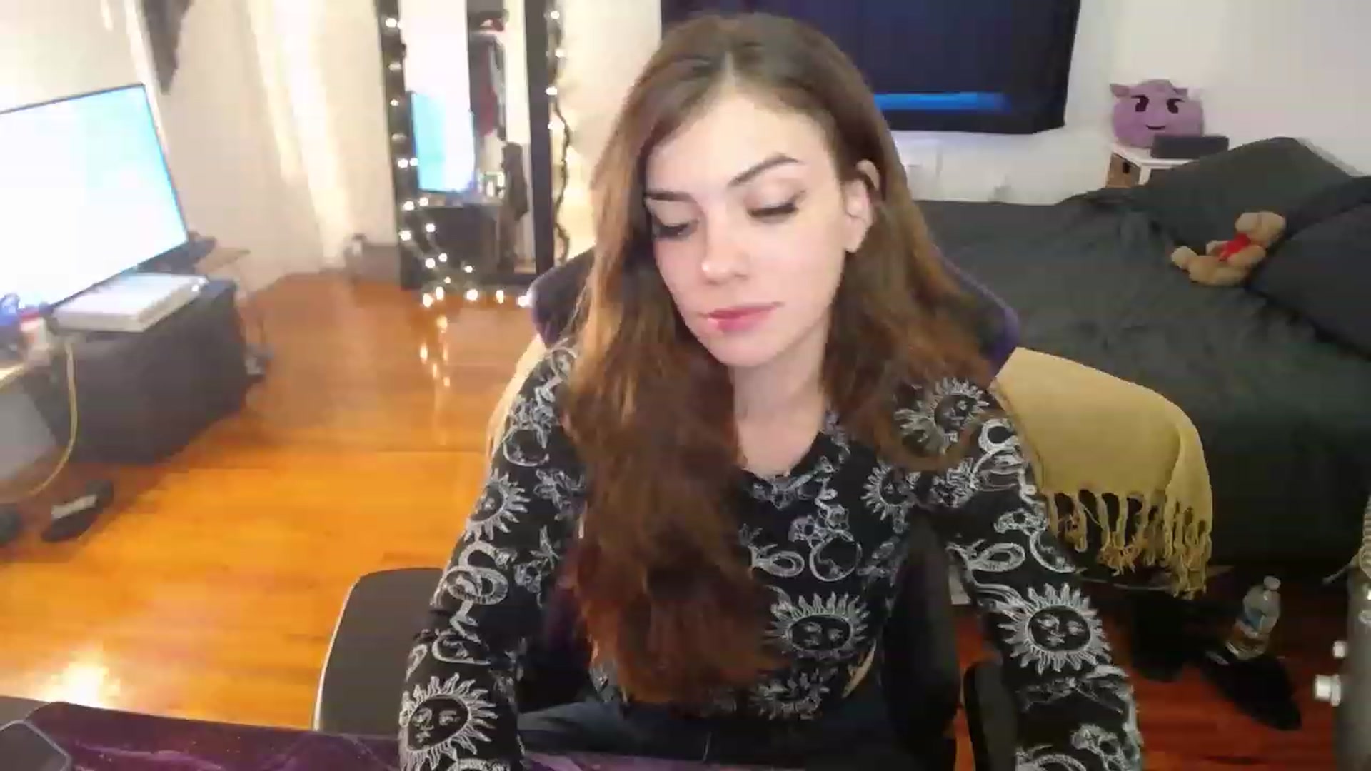 Gallery image thumbnail from BabyxKat's myfreecams stream on, 12/28/2022, 20:45 image 7 of 20