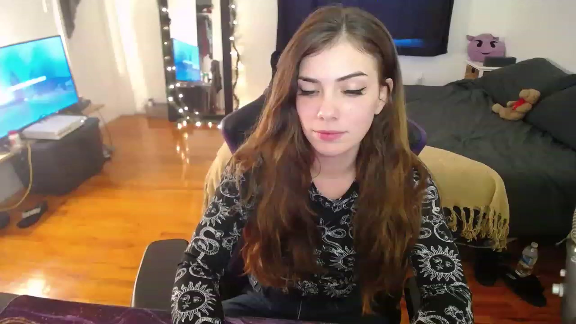 Gallery image thumbnail from BabyxKat's myfreecams stream on, 12/28/2022, 20:45 image 6 of 20