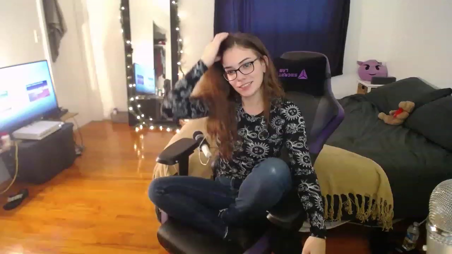 Gallery image thumbnail from BabyxKat's myfreecams stream on, 12/28/2022, 20:45 image 15 of 20