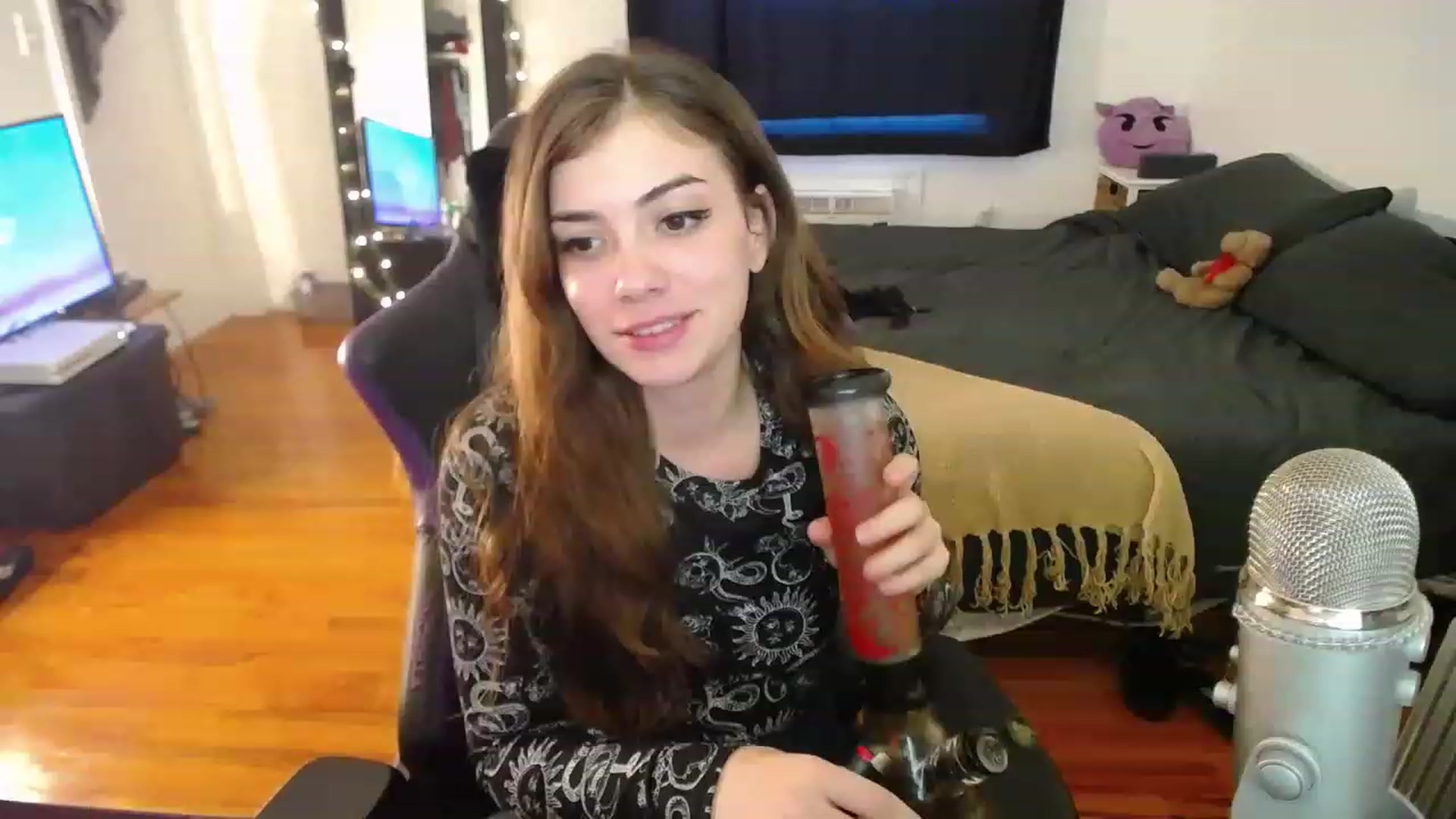 Gallery image thumbnail from BabyxKat's myfreecams stream on, 12/28/2022, 21:49 image 3 of 20