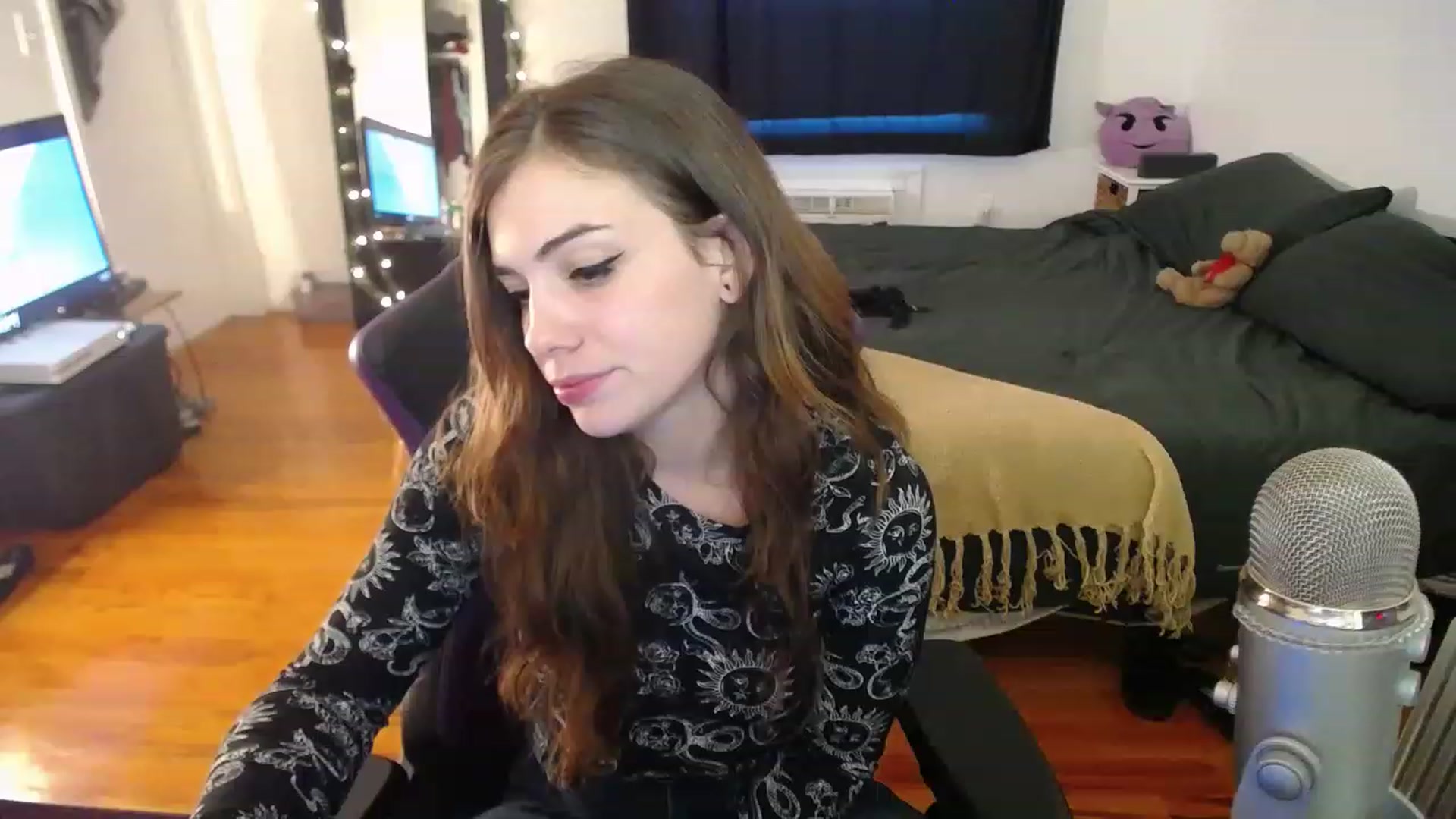 Gallery image thumbnail from BabyxKat's myfreecams stream on, 12/28/2022, 21:49 image 10 of 20