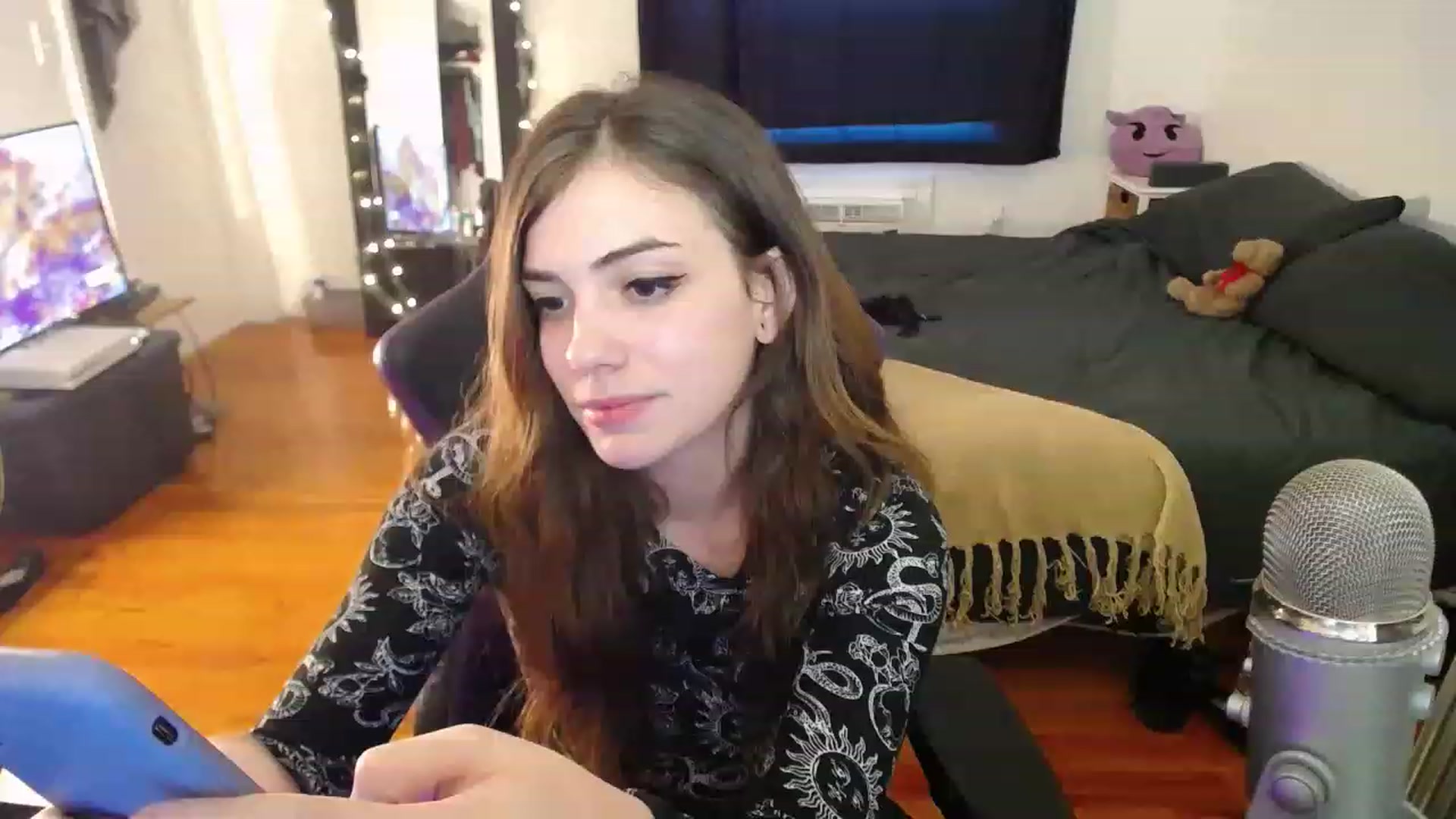 Gallery image thumbnail from BabyxKat's myfreecams stream on, 12/28/2022, 21:49 image 15 of 20