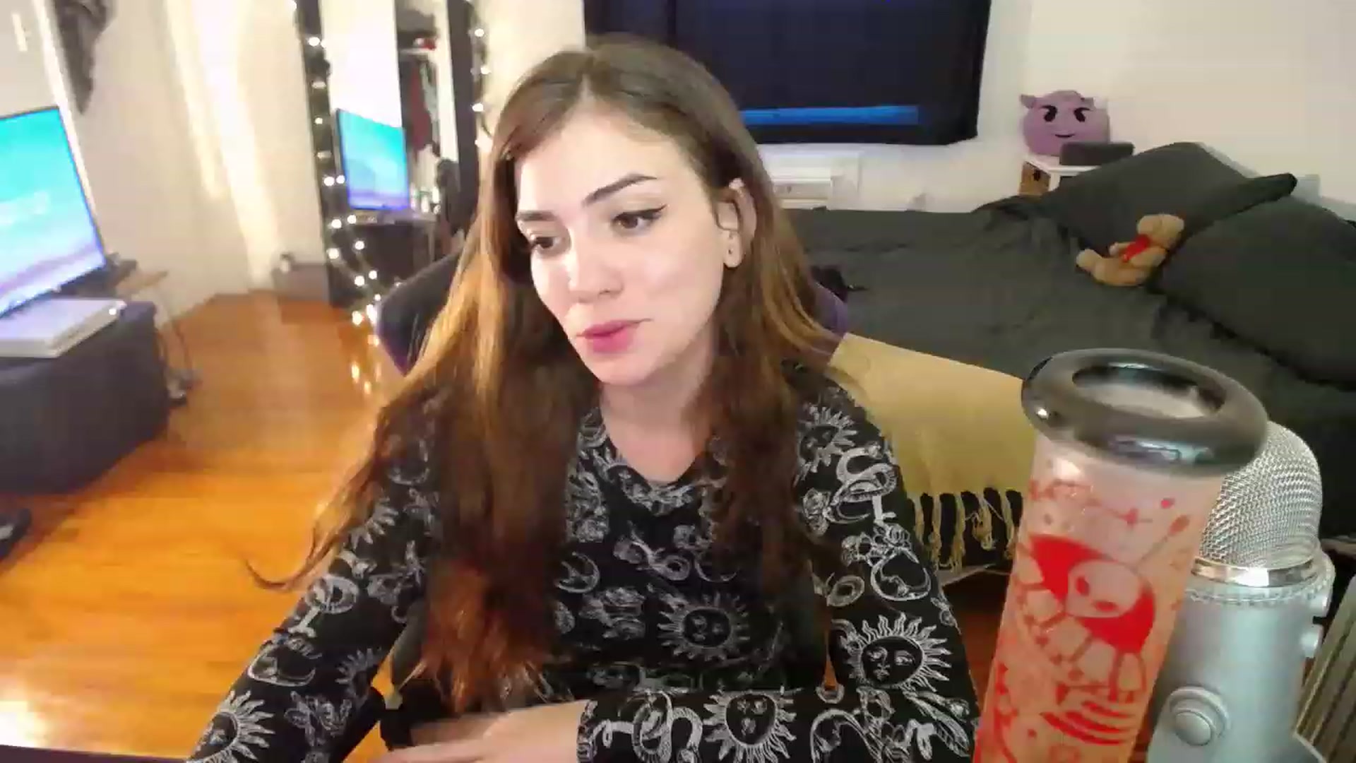 Gallery image thumbnail from BabyxKat's myfreecams stream on, 12/28/2022, 21:49 image 1 of 20