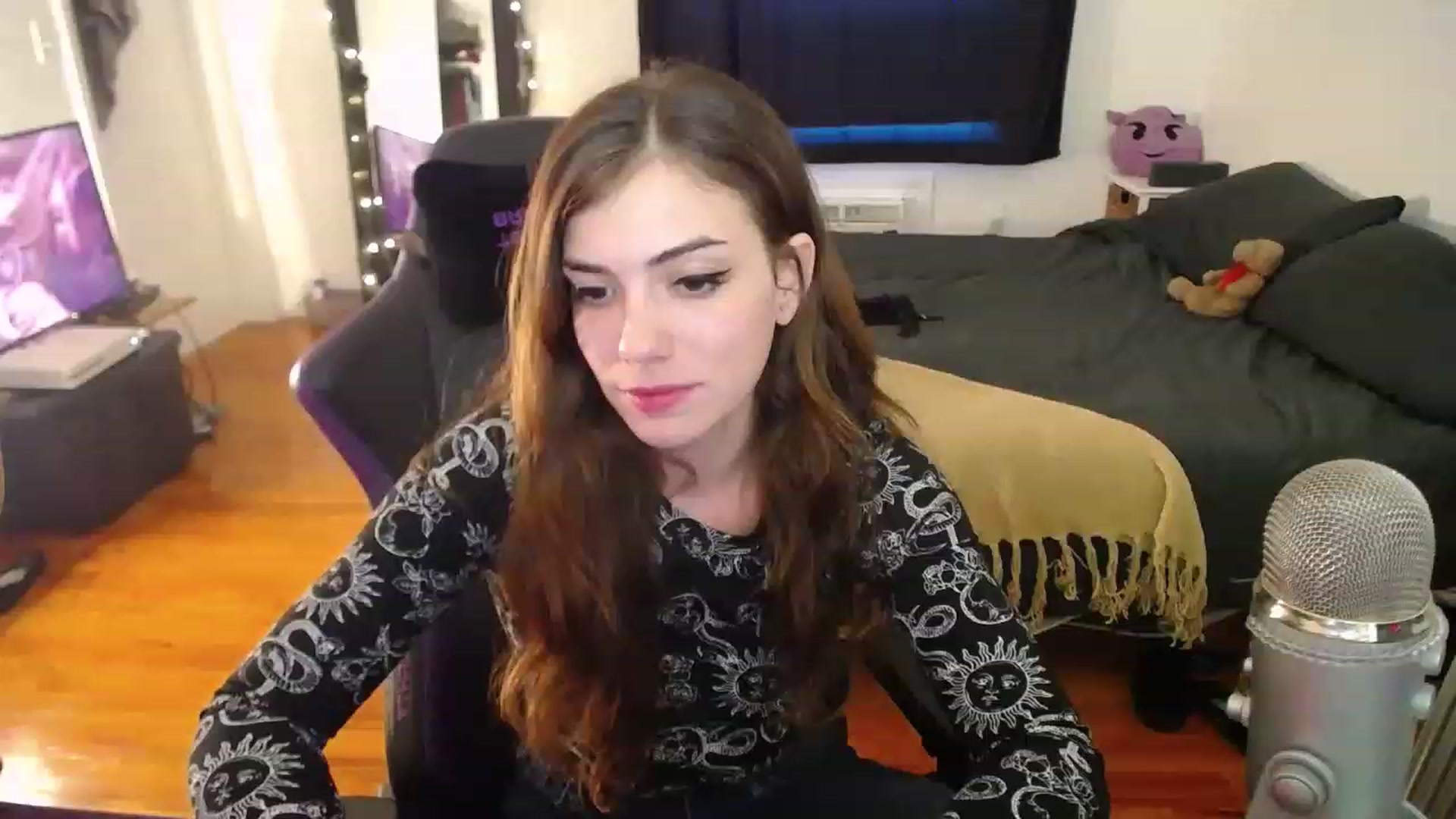 Gallery image thumbnail from BabyxKat's myfreecams stream on, 12/28/2022, 21:49 image 18 of 20