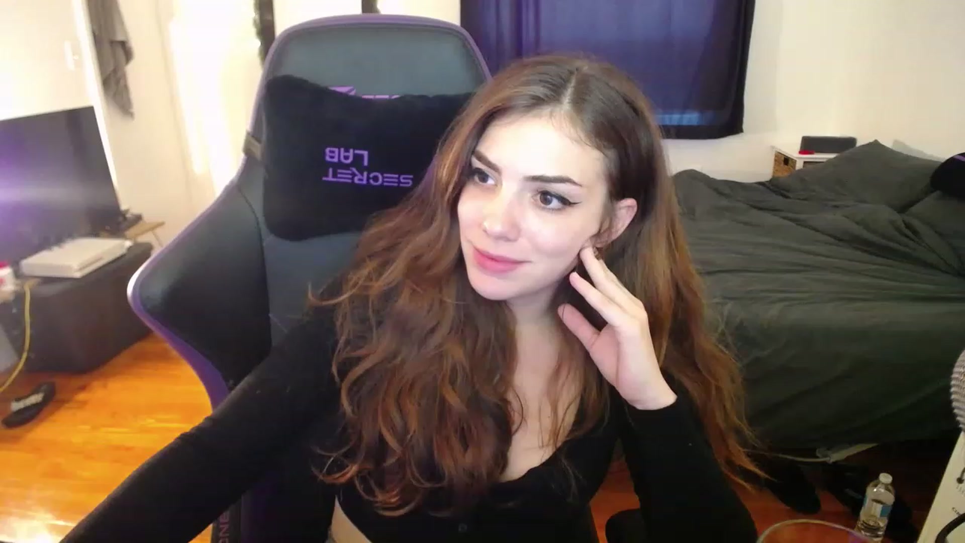 Gallery image thumbnail from BabyxKat's myfreecams stream on, 12/29/2022, 19:03 image 9 of 20
