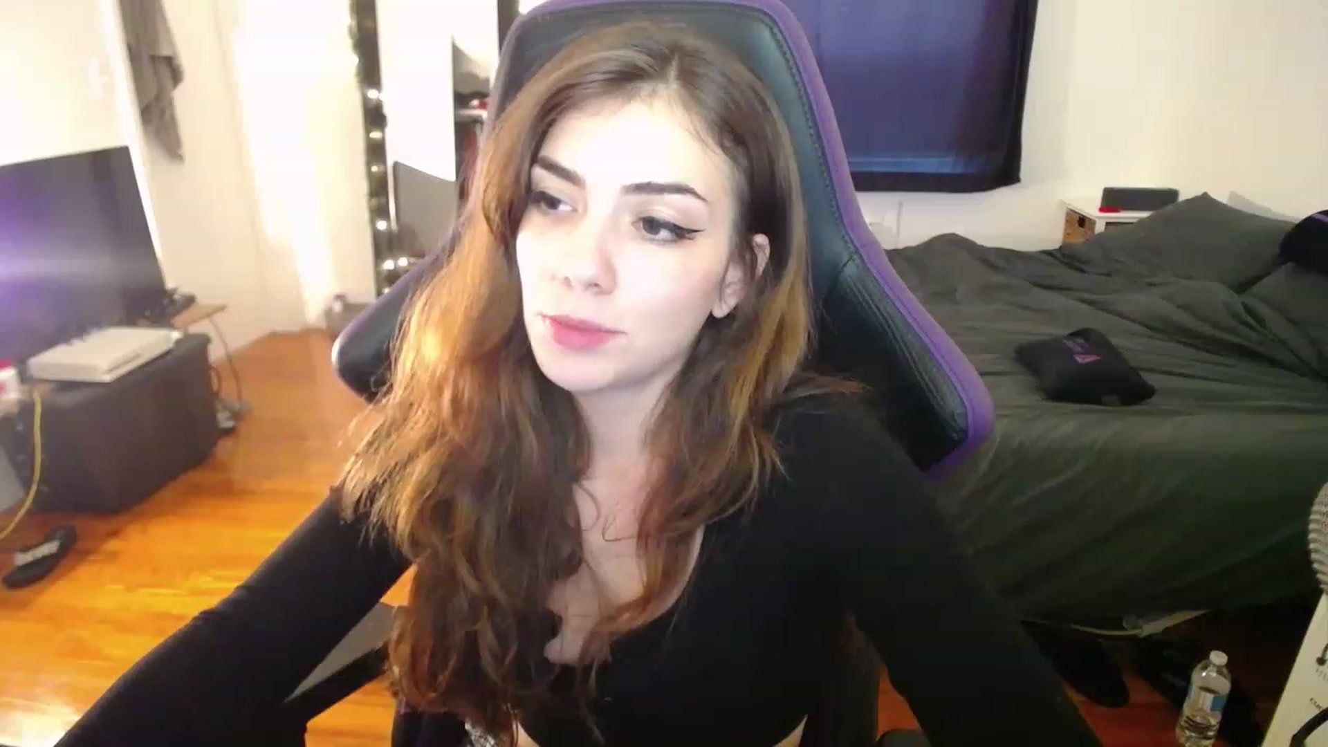 Gallery image thumbnail from BabyxKat's myfreecams stream on, 12/29/2022, 19:03 image 20 of 20