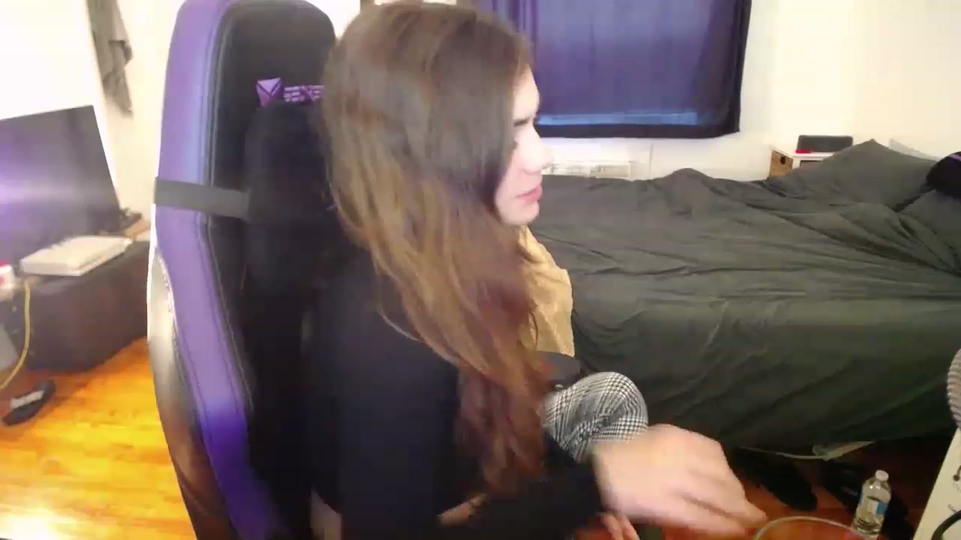 Gallery image thumbnail from BabyxKat's myfreecams stream on, 12/29/2022, 19:03 image 11 of 20