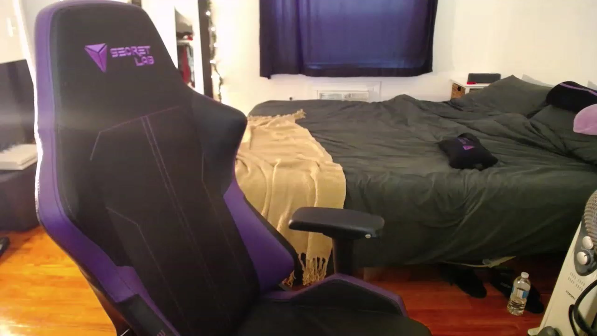 Gallery image thumbnail from BabyxKat's myfreecams stream on, 12/29/2022, 20:04 image 2 of 20