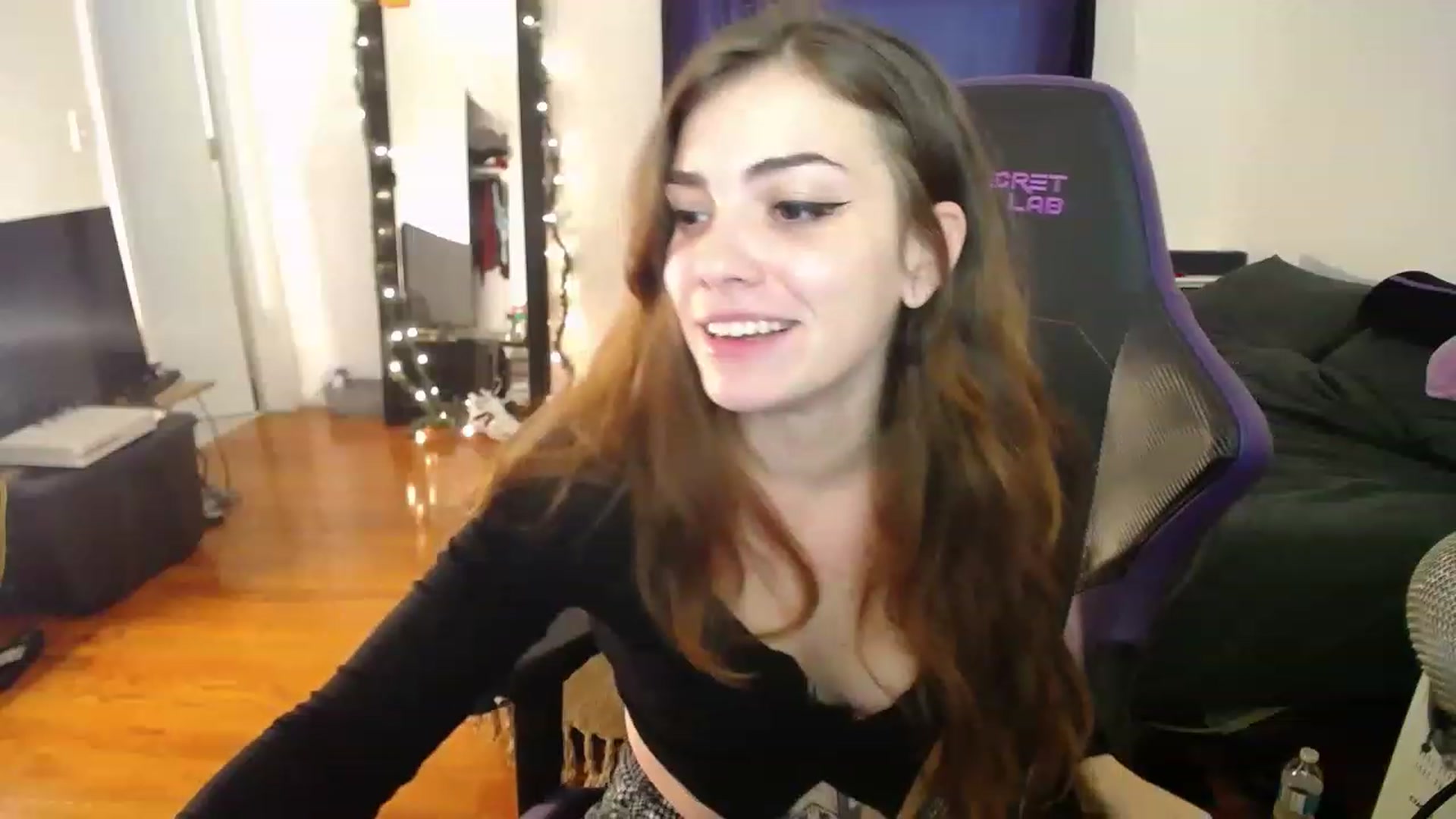 Gallery image thumbnail from BabyxKat's myfreecams stream on, 12/29/2022, 20:04 image 20 of 20