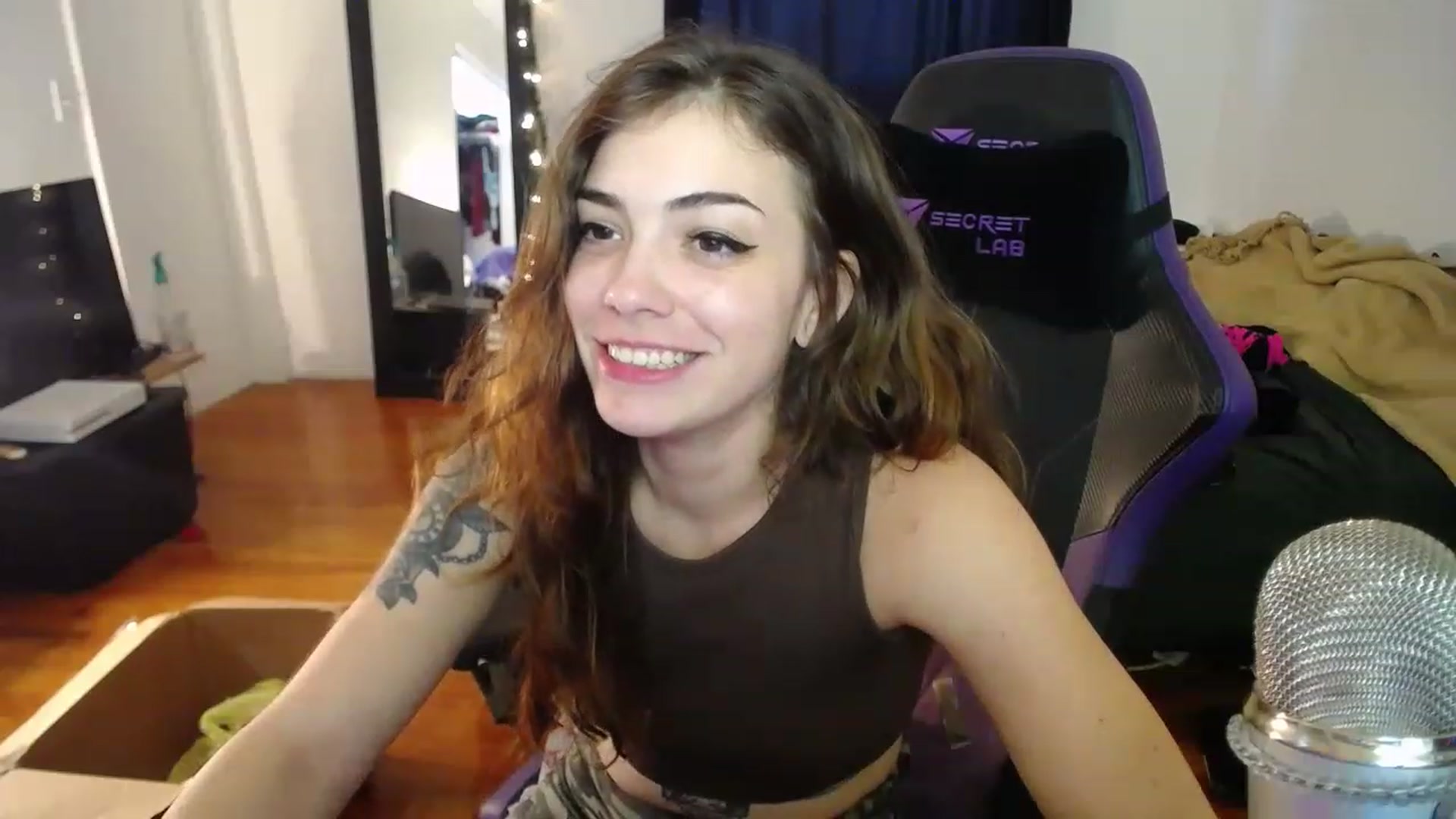 Gallery image thumbnail from BabyxKat's myfreecams stream on, 01/02/2023, 18:39 image 17 of 20