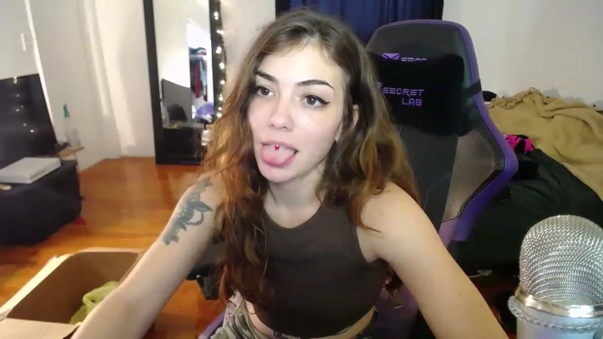 Gallery image thumbnail from BabyxKat's myfreecams stream on, 01/02/2023, 18:39 image 18 of 20