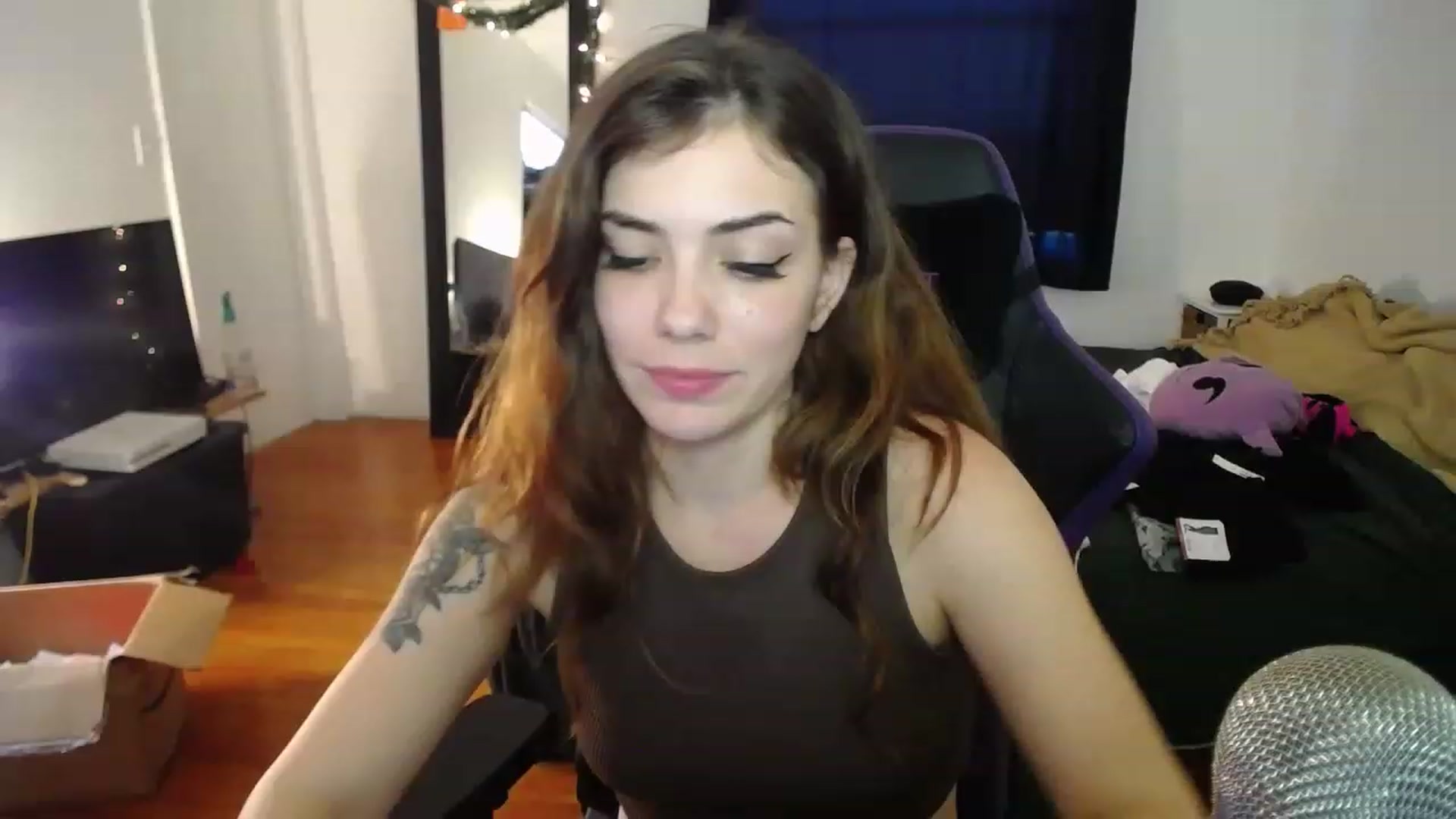 Gallery image thumbnail from BabyxKat's myfreecams stream on, 01/02/2023, 20:39 image 2 of 20