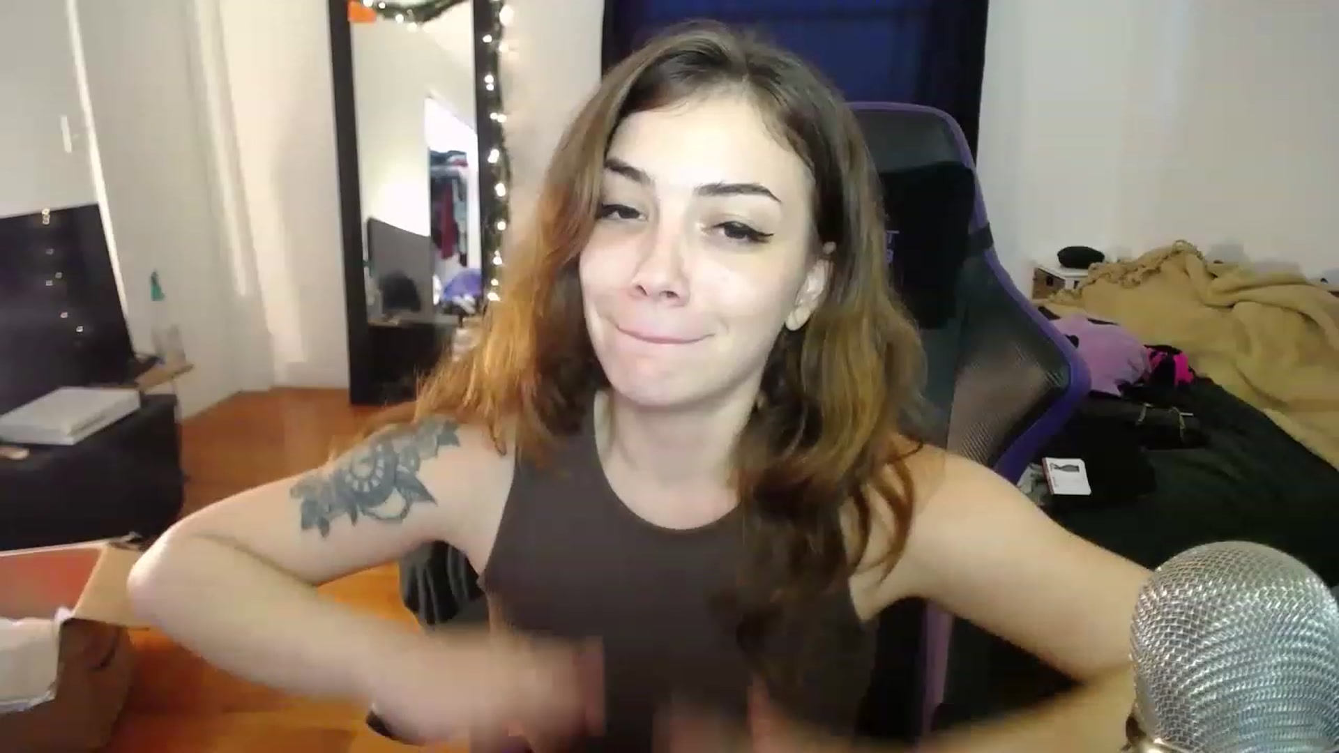 Gallery image thumbnail from BabyxKat's myfreecams stream on, 01/02/2023, 20:39 image 15 of 20