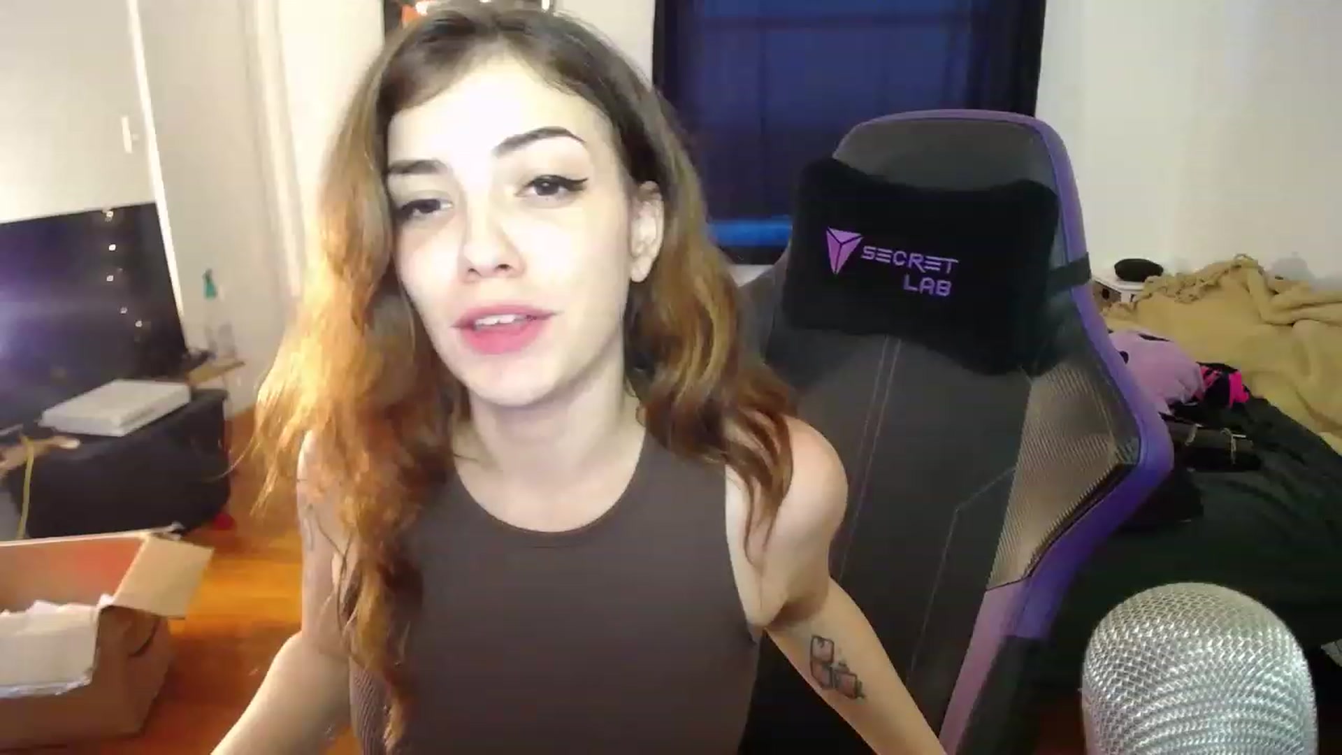 Gallery image thumbnail from BabyxKat's myfreecams stream on, 01/02/2023, 20:39 image 12 of 20