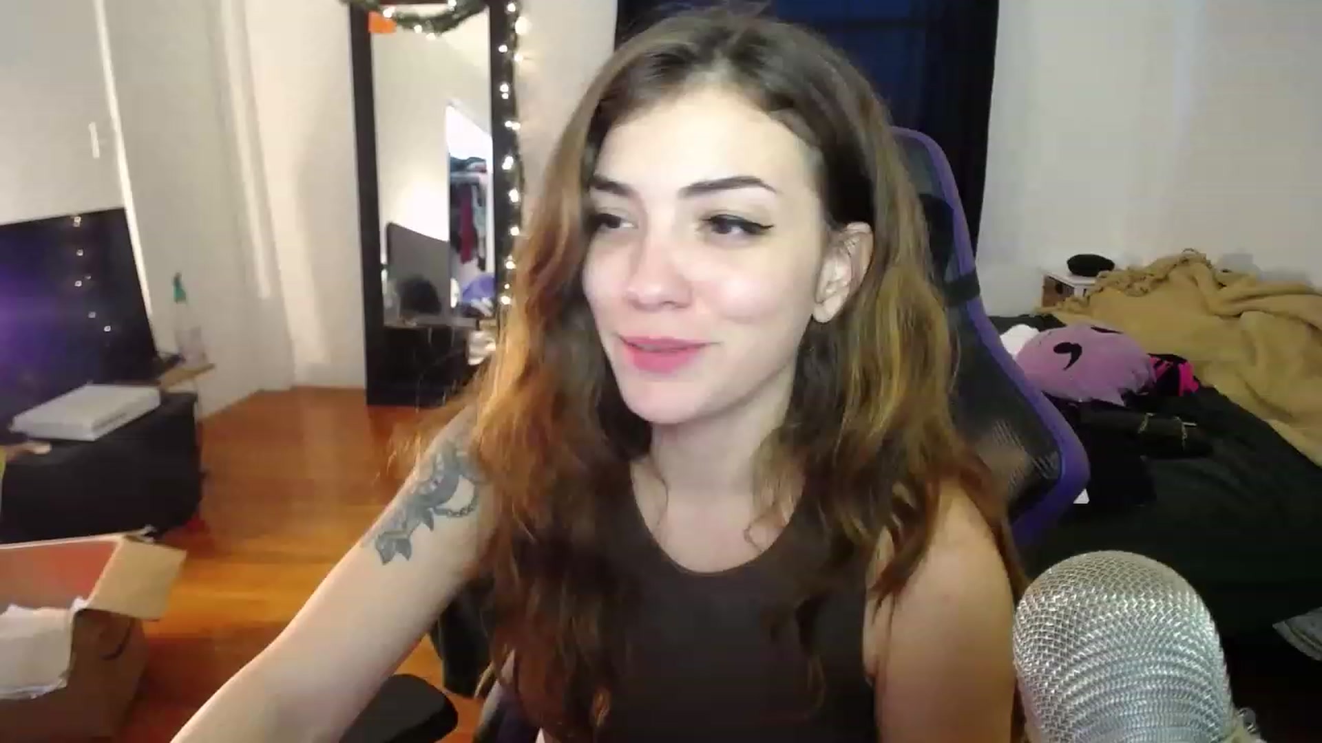 Gallery image thumbnail from BabyxKat's myfreecams stream on, 01/02/2023, 21:15 image 5 of 20