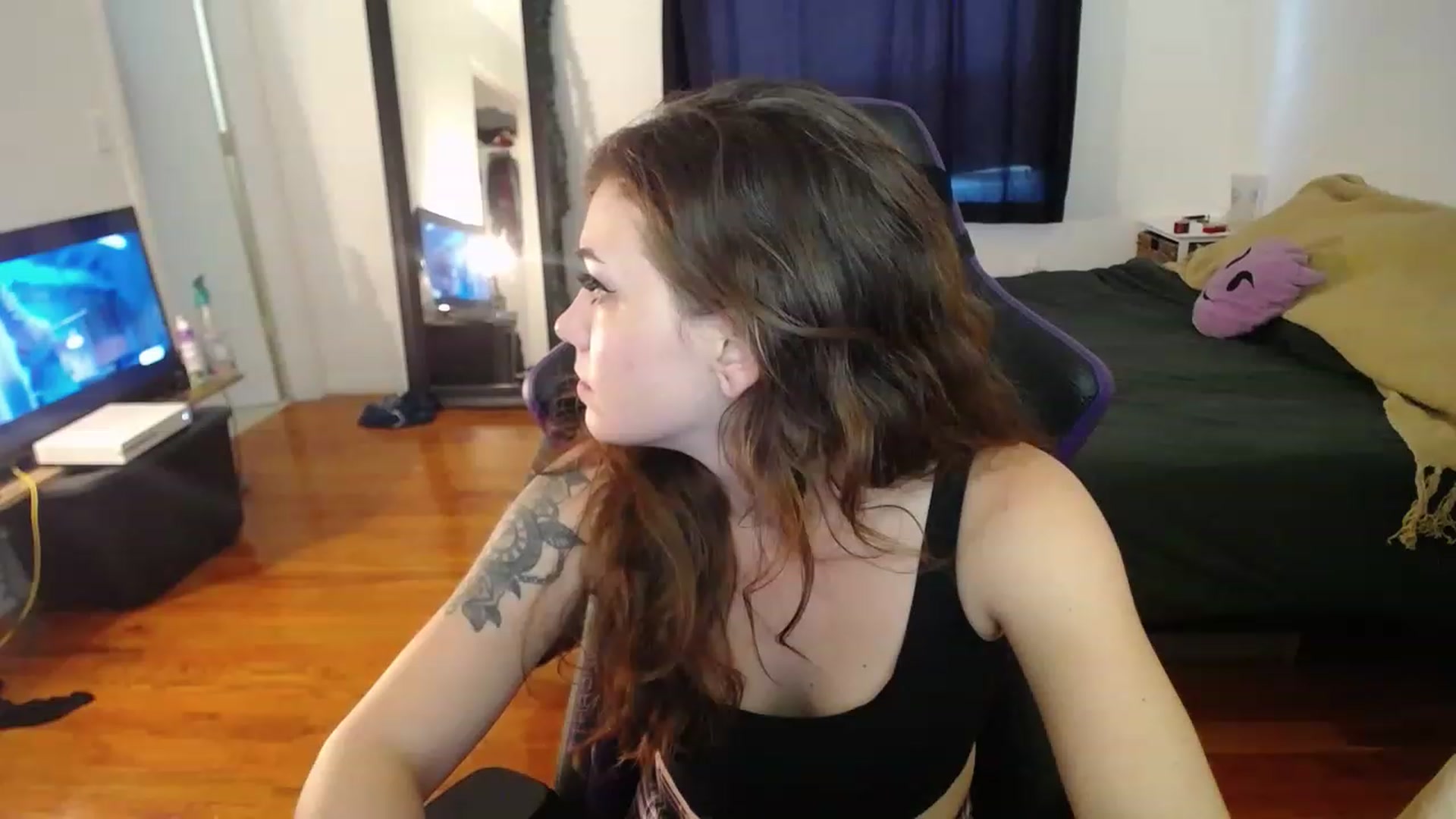 Gallery image thumbnail from BabyxKat's myfreecams stream on, 01/04/2023, 20:29 image 13 of 20