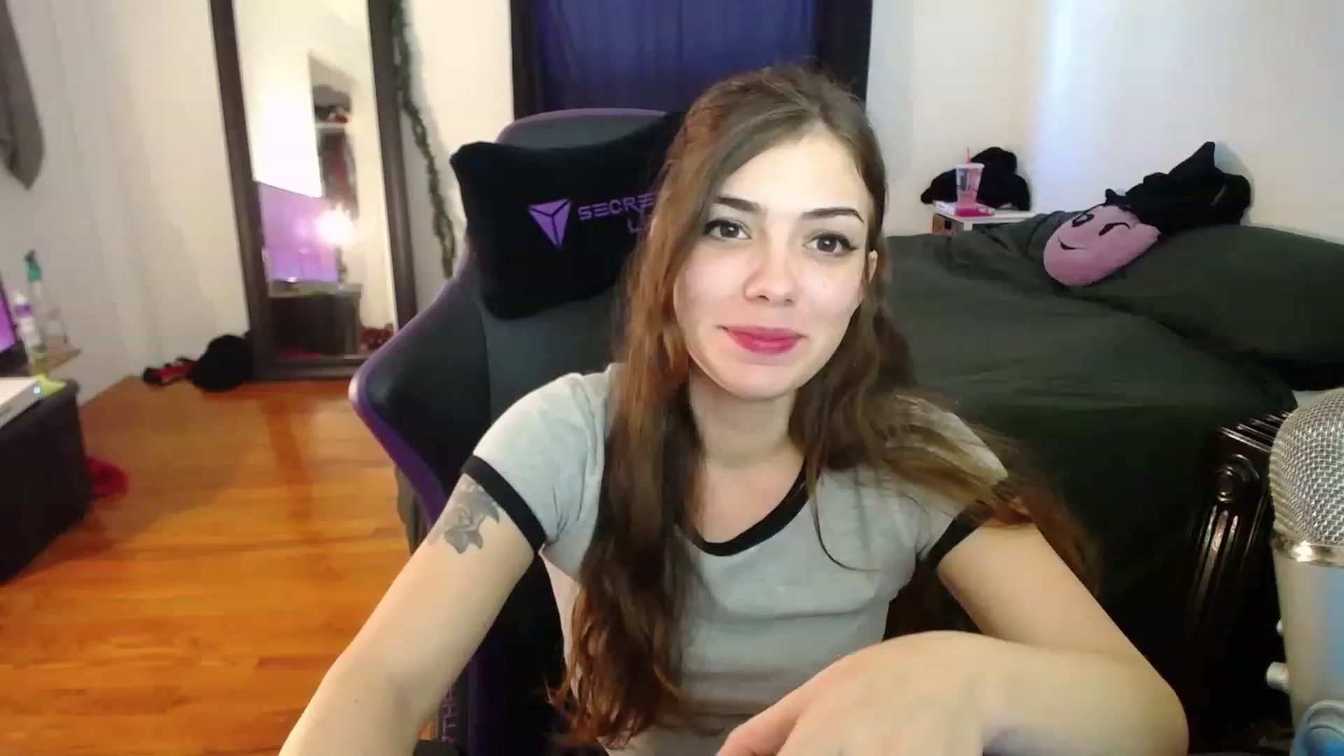 Gallery image thumbnail from BabyxKat's myfreecams stream on, 01/10/2023, 19:20 image 10 of 20