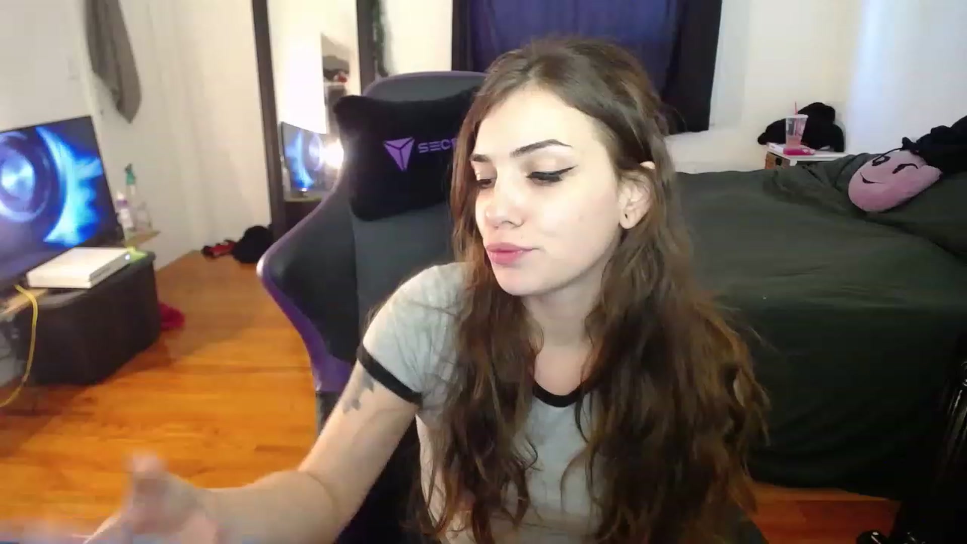 Gallery image thumbnail from BabyxKat's myfreecams stream on, 01/10/2023, 20:03 image 2 of 20