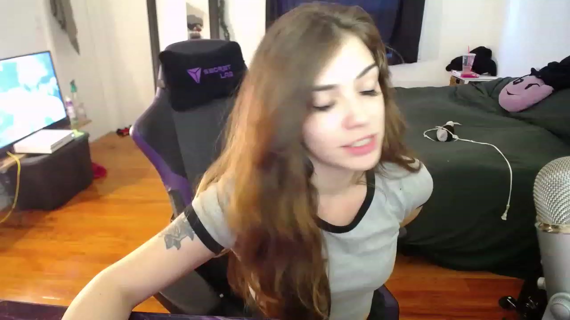 Gallery image thumbnail from BabyxKat's myfreecams stream on, 01/10/2023, 21:34 image 1 of 20