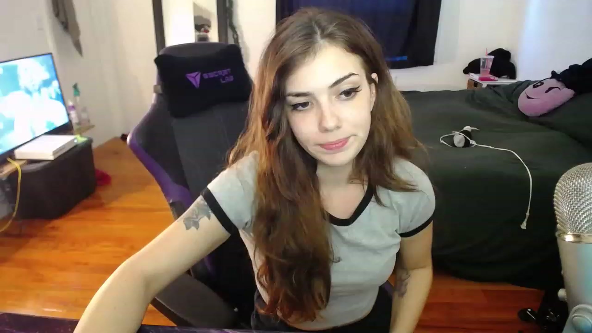 Gallery image thumbnail from BabyxKat's myfreecams stream on, 01/10/2023, 21:34 image 4 of 20