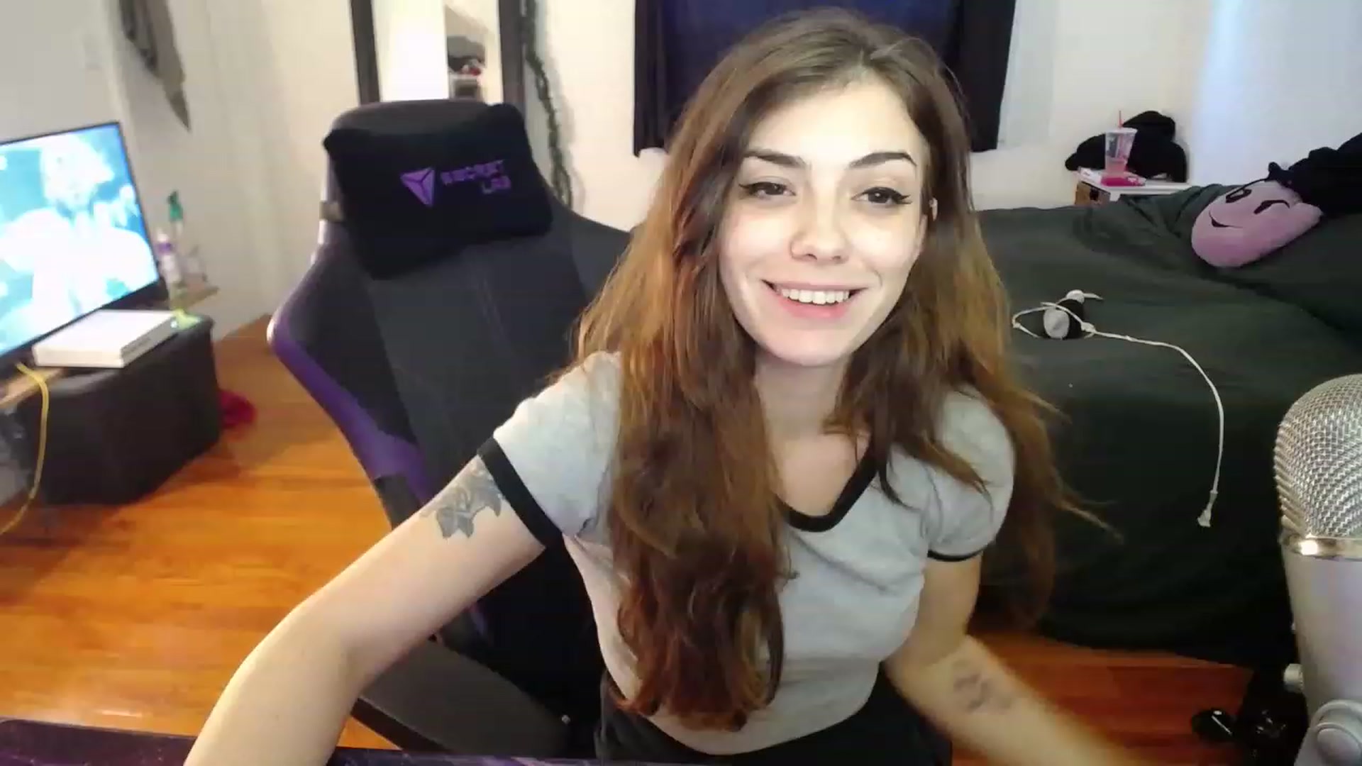 Gallery image thumbnail from BabyxKat's myfreecams stream on, 01/10/2023, 21:34 image 3 of 20