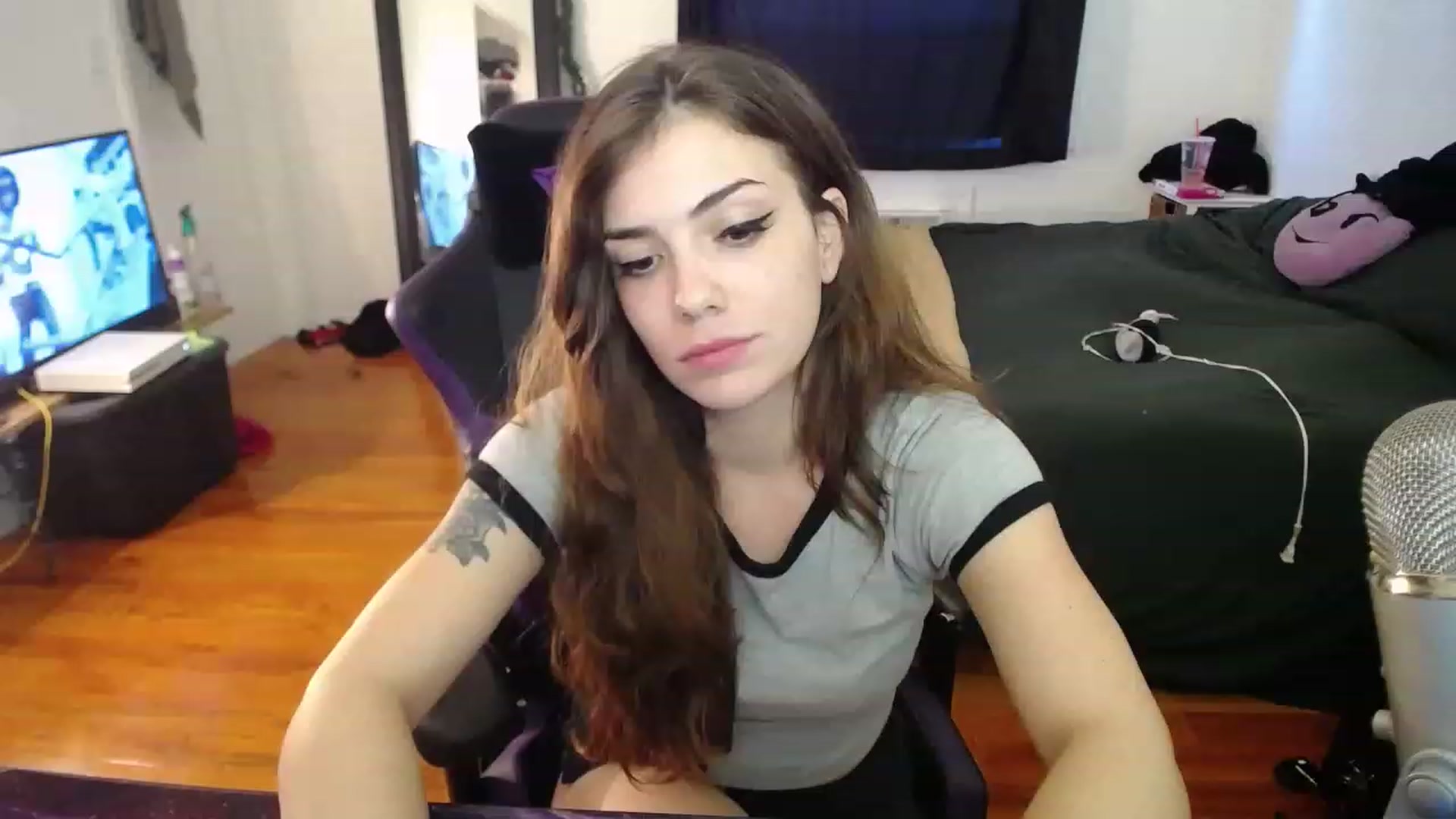 Gallery image thumbnail from BabyxKat's myfreecams stream on, 01/10/2023, 21:34 image 7 of 20