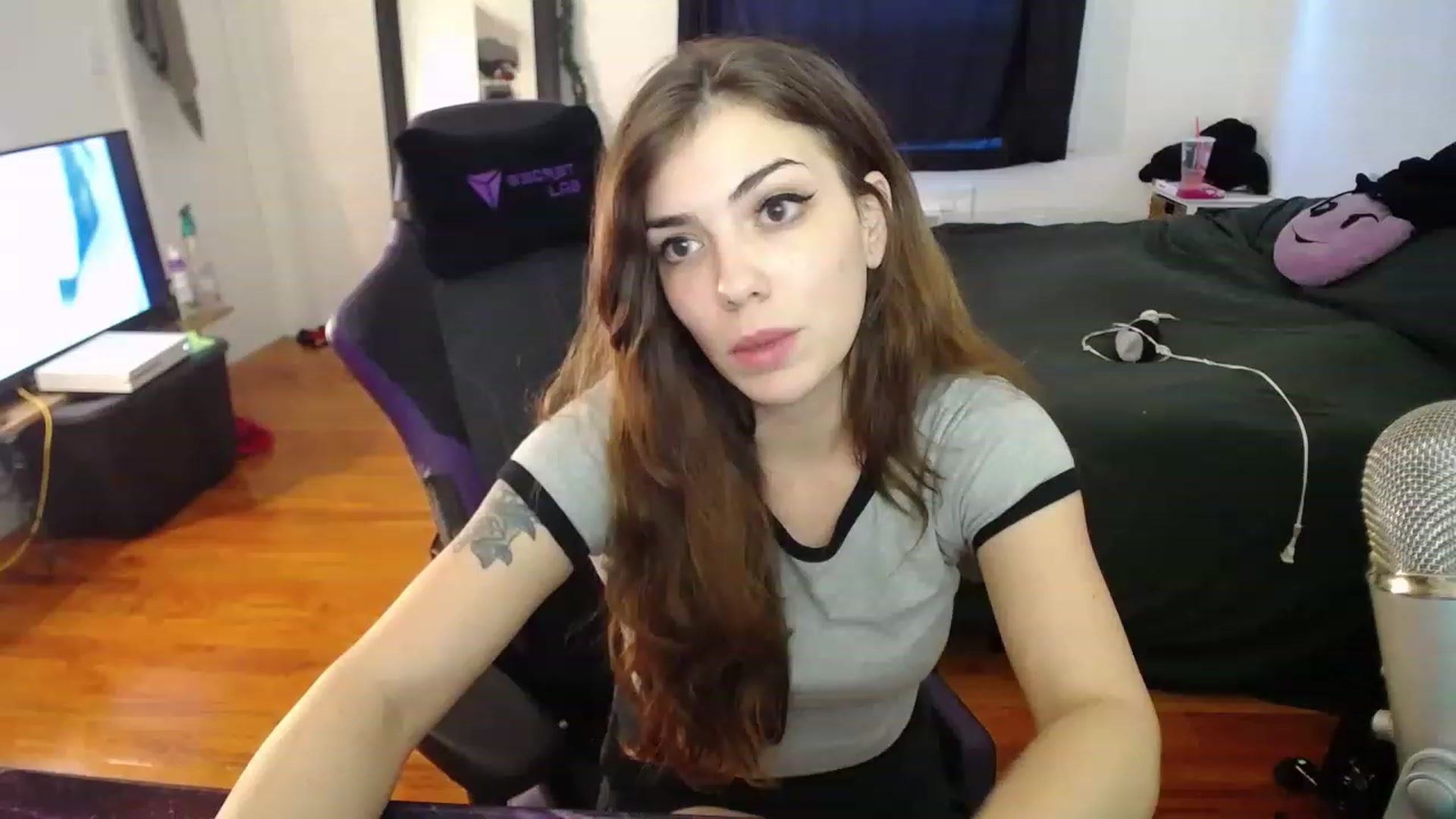 Gallery image thumbnail from BabyxKat's myfreecams stream on, 01/10/2023, 21:34 image 6 of 20
