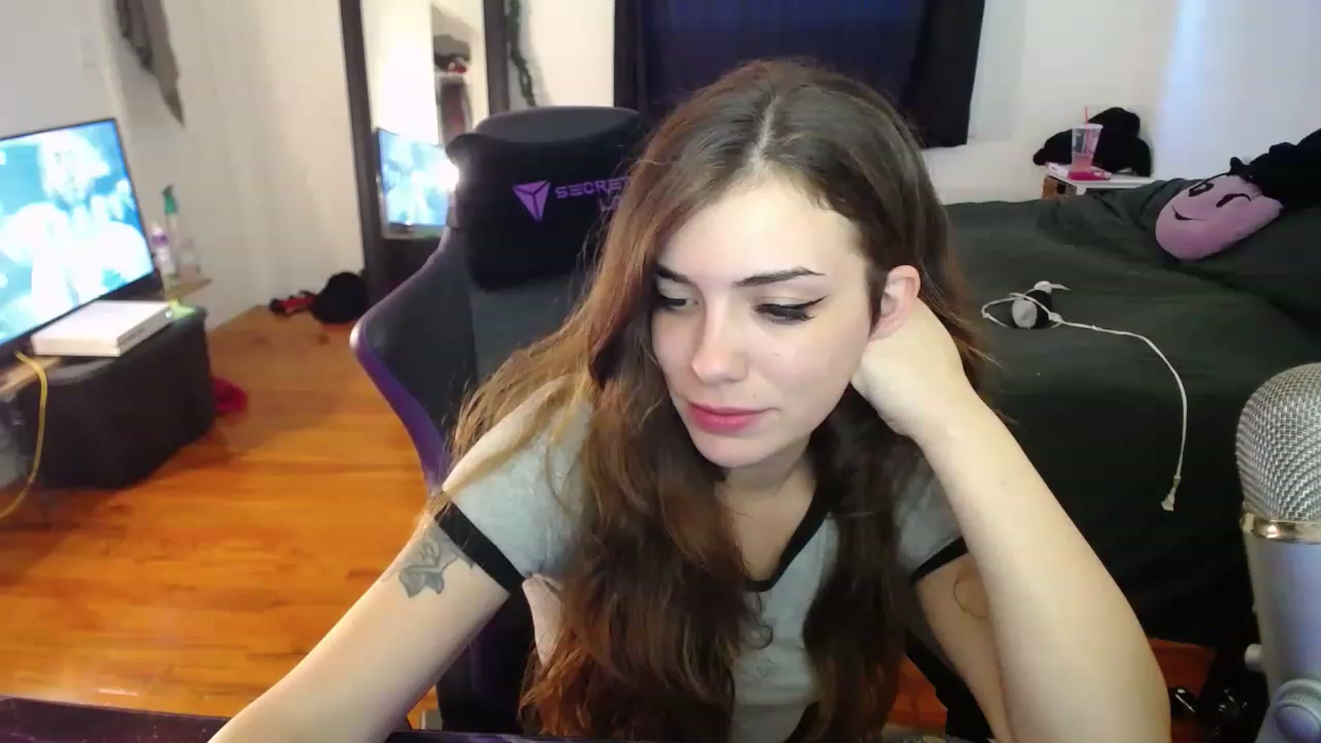 Gallery image thumbnail from BabyxKat's myfreecams stream on, 01/10/2023, 21:34 image 15 of 20
